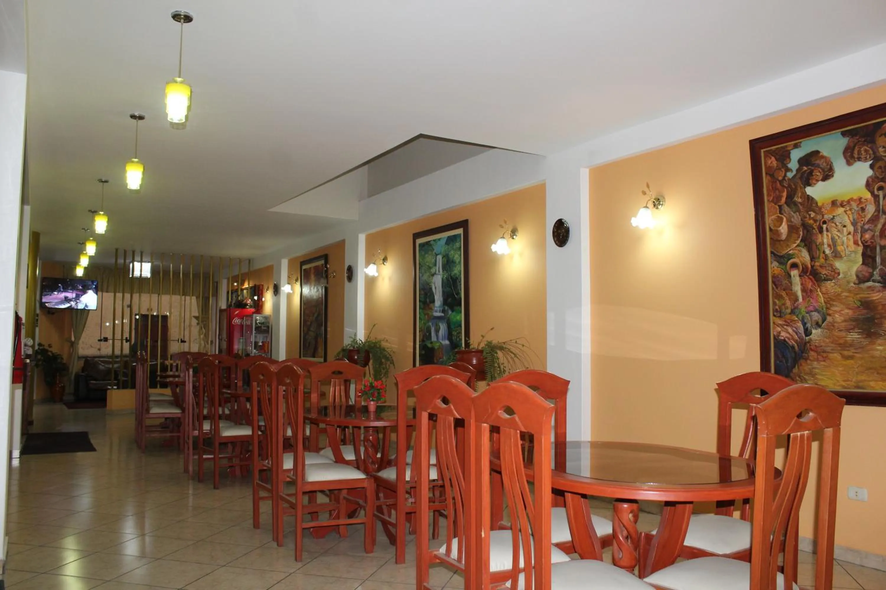 Restaurant/places to eat in Retamas Hotel