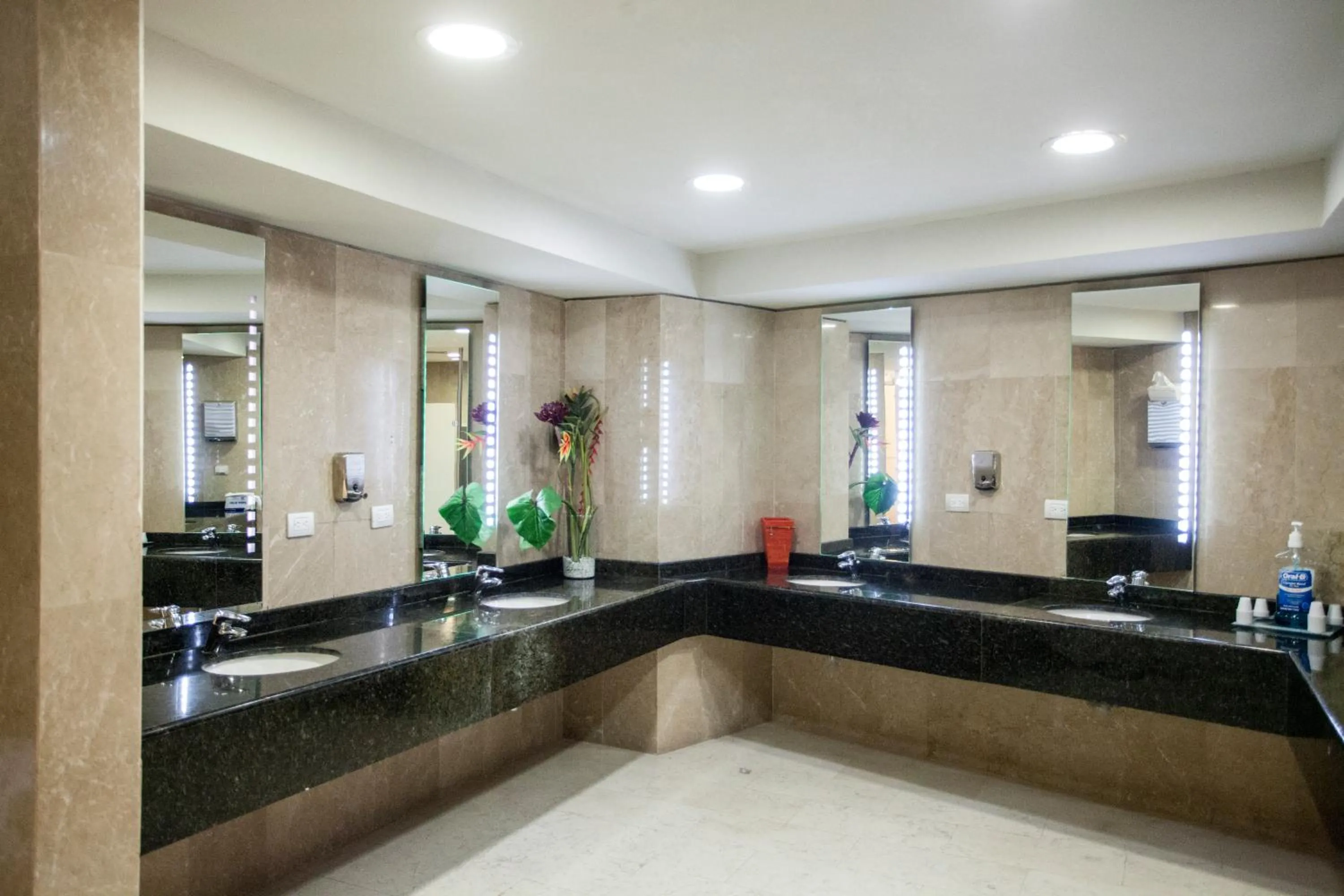 Bathroom in Lidotel Caracas