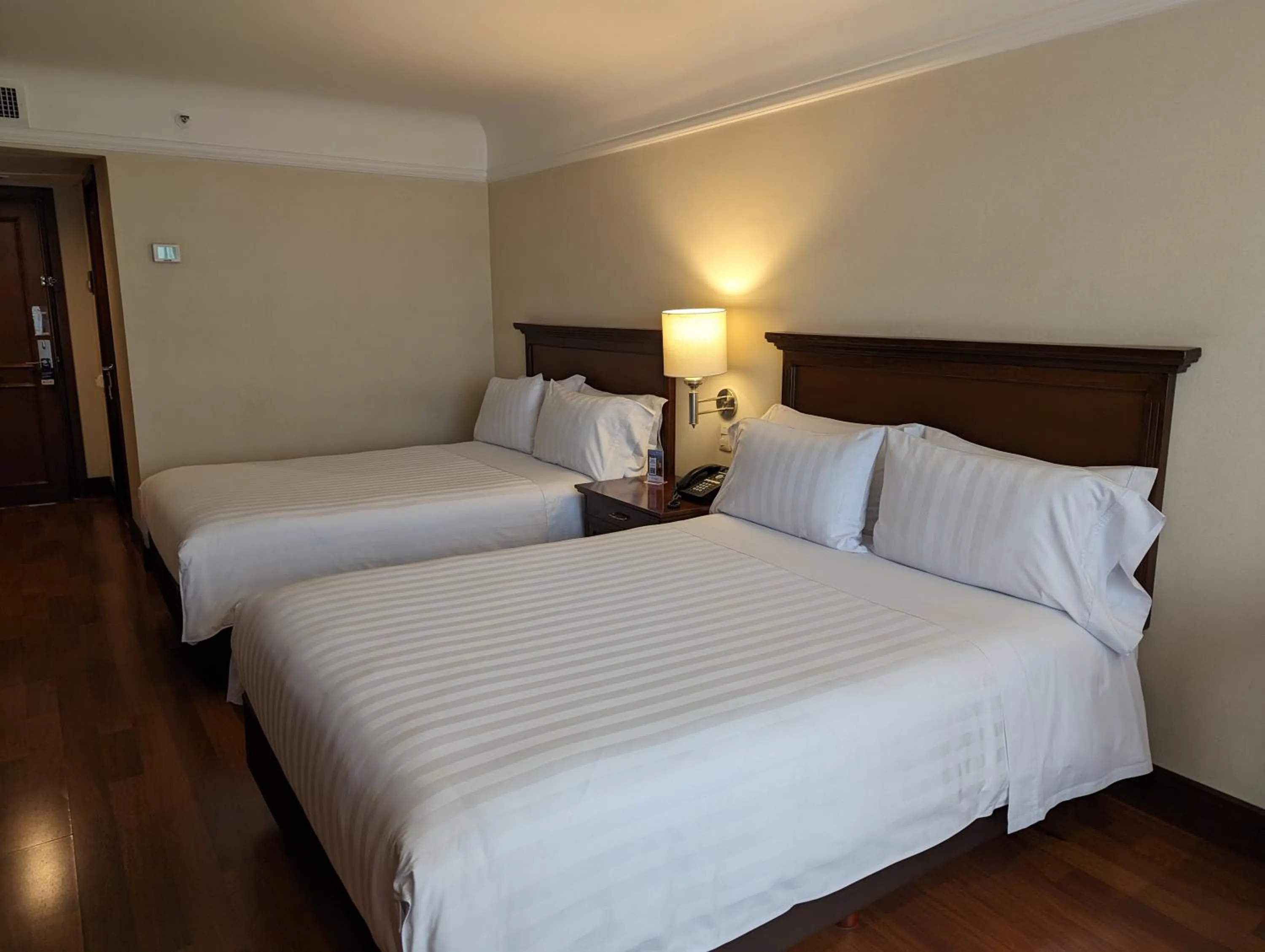 Bed in Hotel Estelar La Fontana