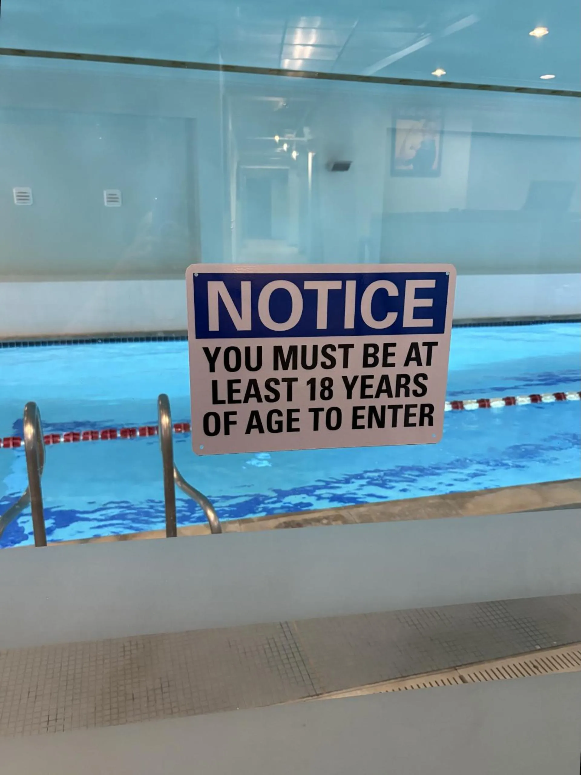 Pool view in Marines' Memorial Club & Hotel Union Square