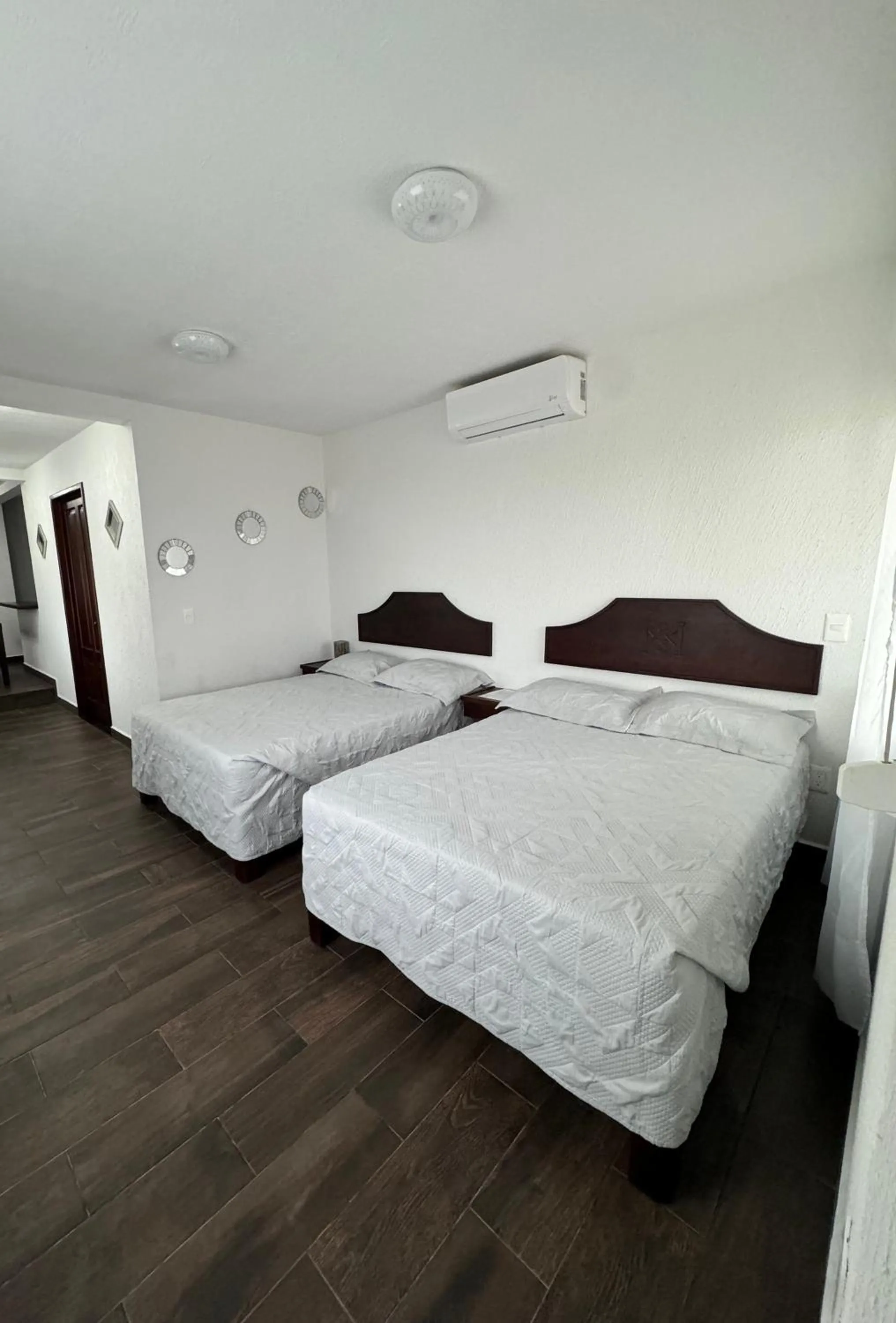 Photo of the whole room, Bed in Ananta Hotel