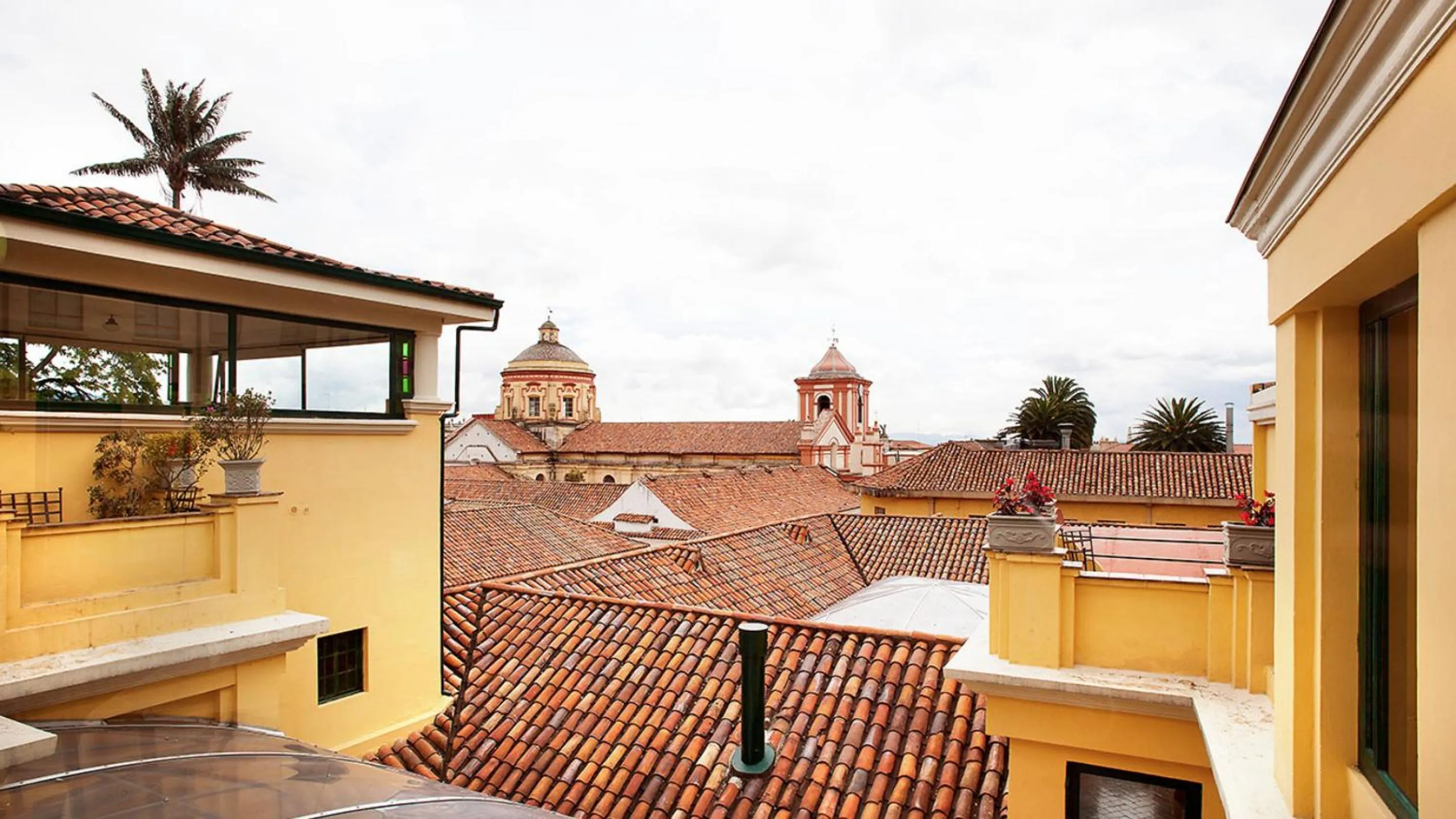 Property building in Hotel De La Opera