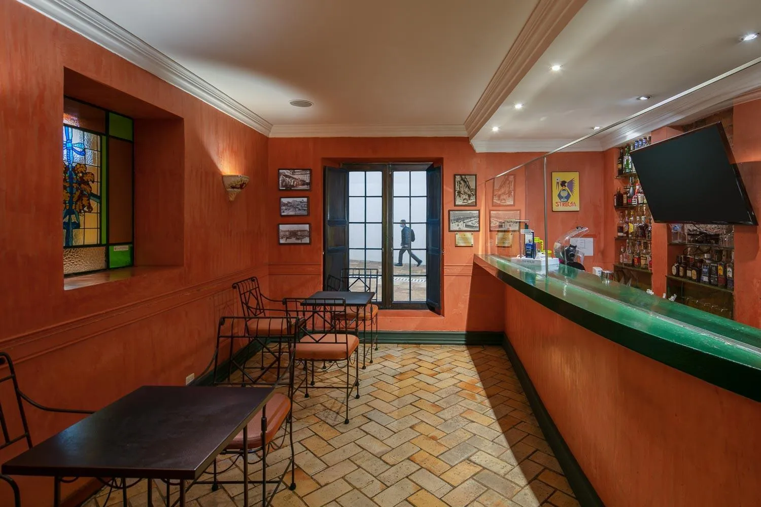 Property building in Hotel De La Opera