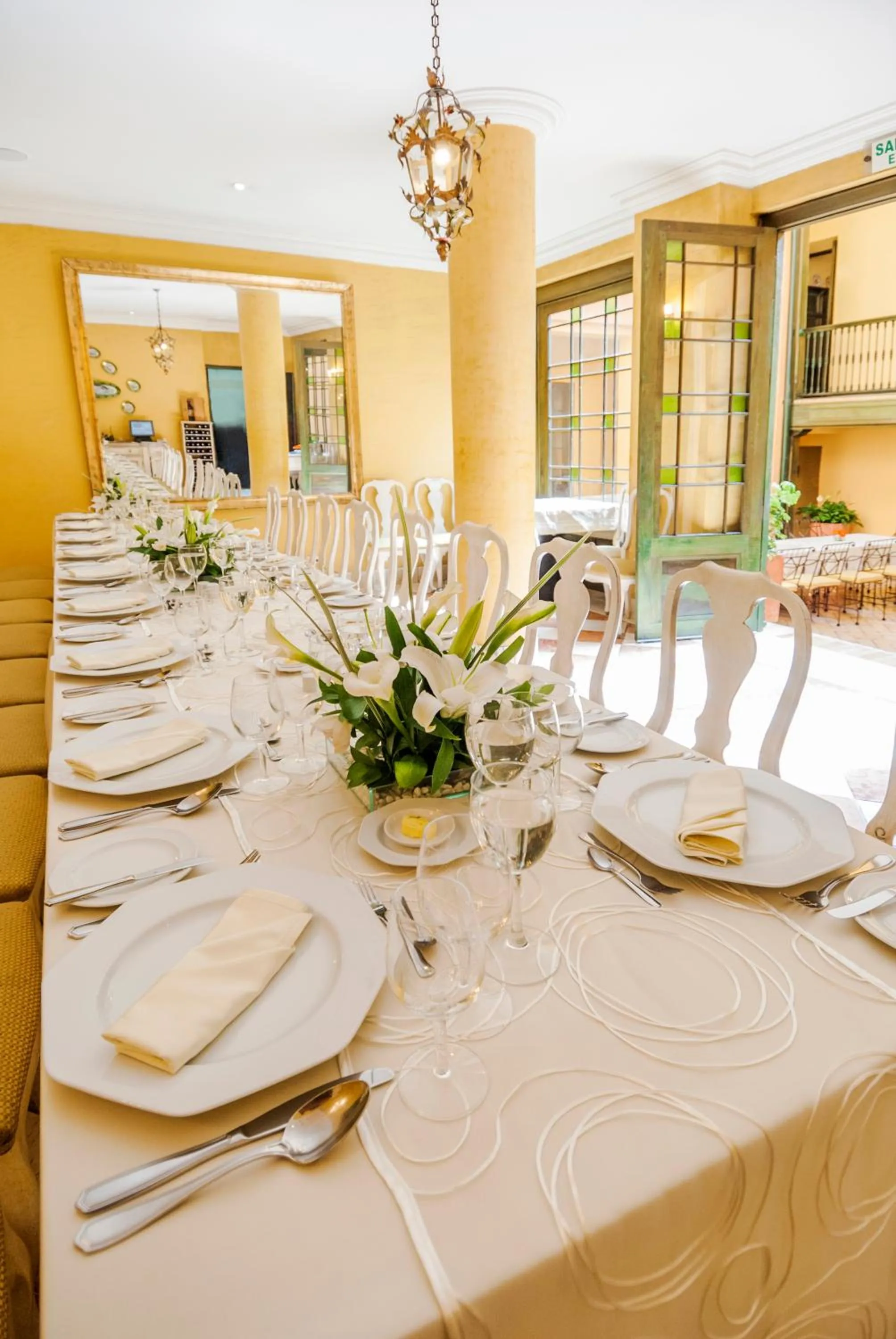 Food and drinks in Hotel De La Opera