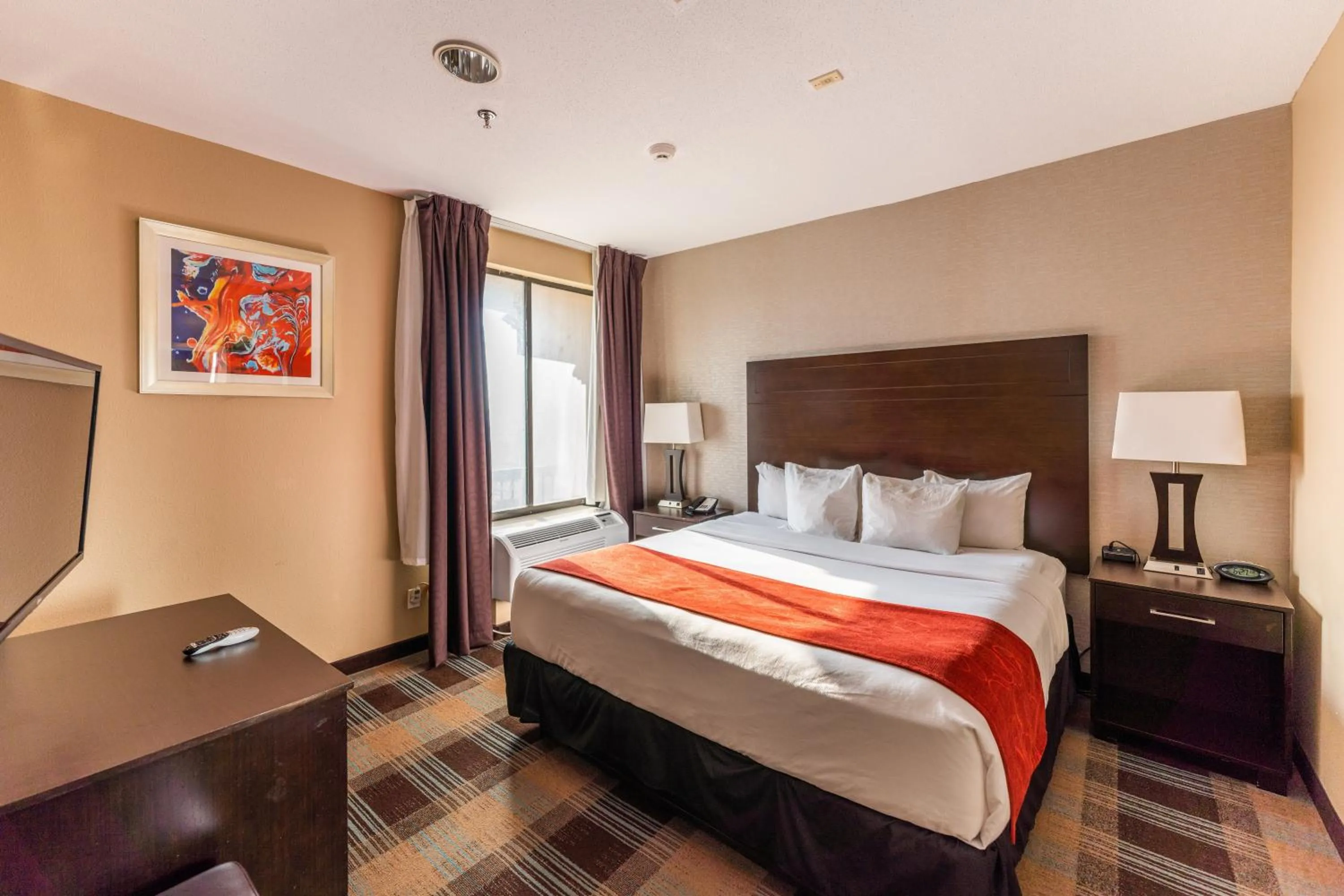 Bed in Comfort Suites Houston West at Clay Road