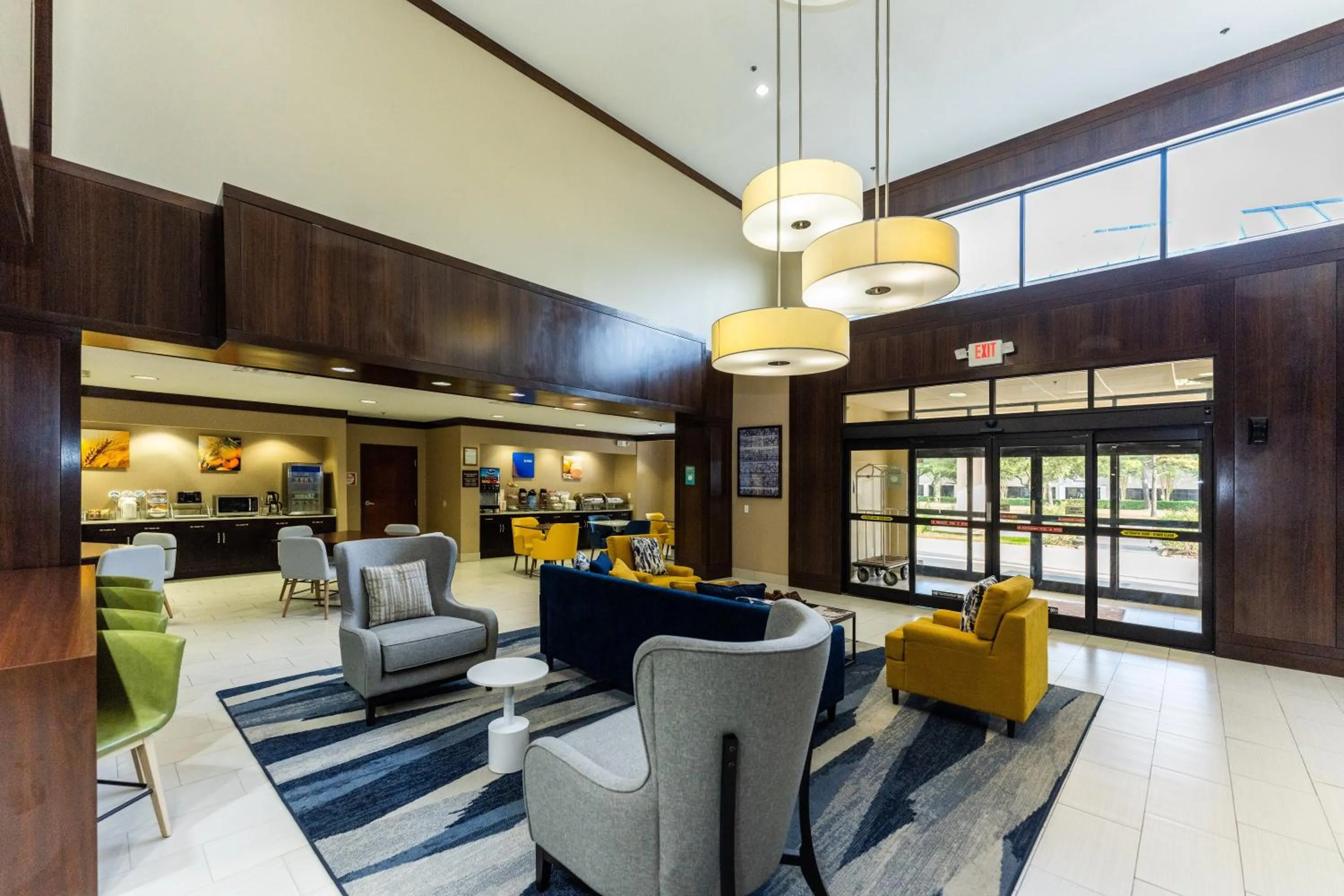 Lobby or reception in Comfort Suites Houston West at Clay Road