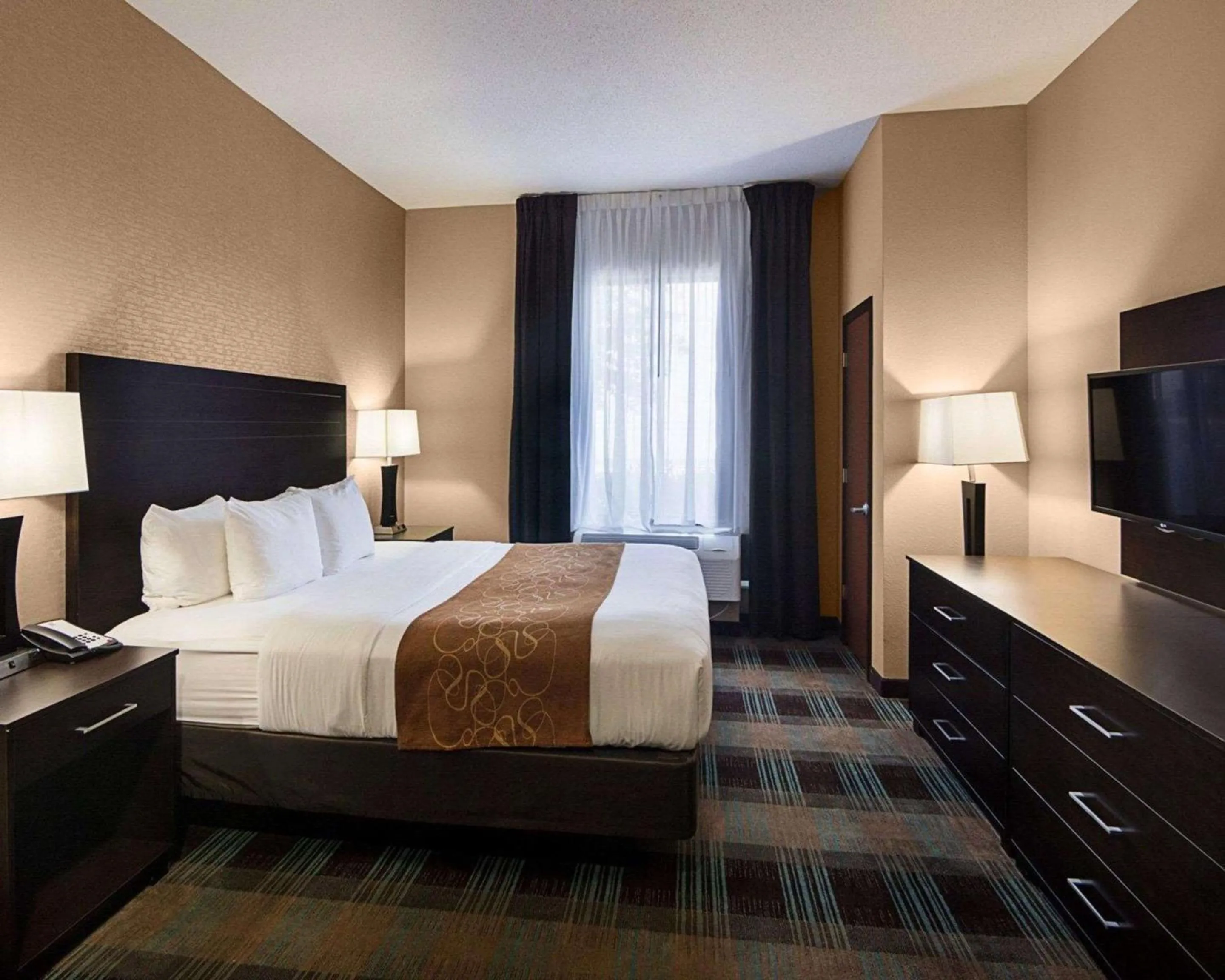 Photo of the whole room, Bed in Comfort Suites Houston West at Clay Road