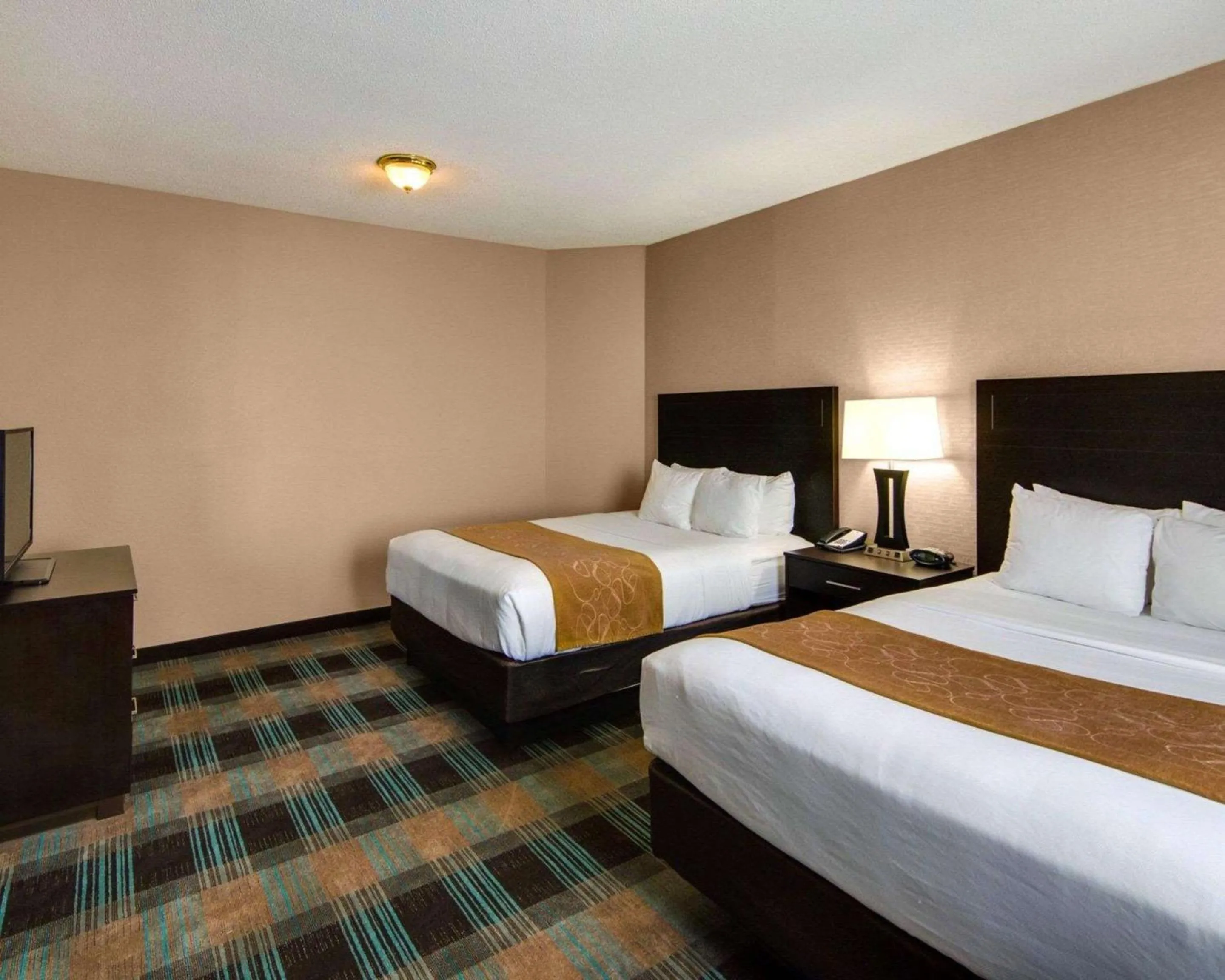 Photo of the whole room, Bed in Comfort Suites Houston West at Clay Road