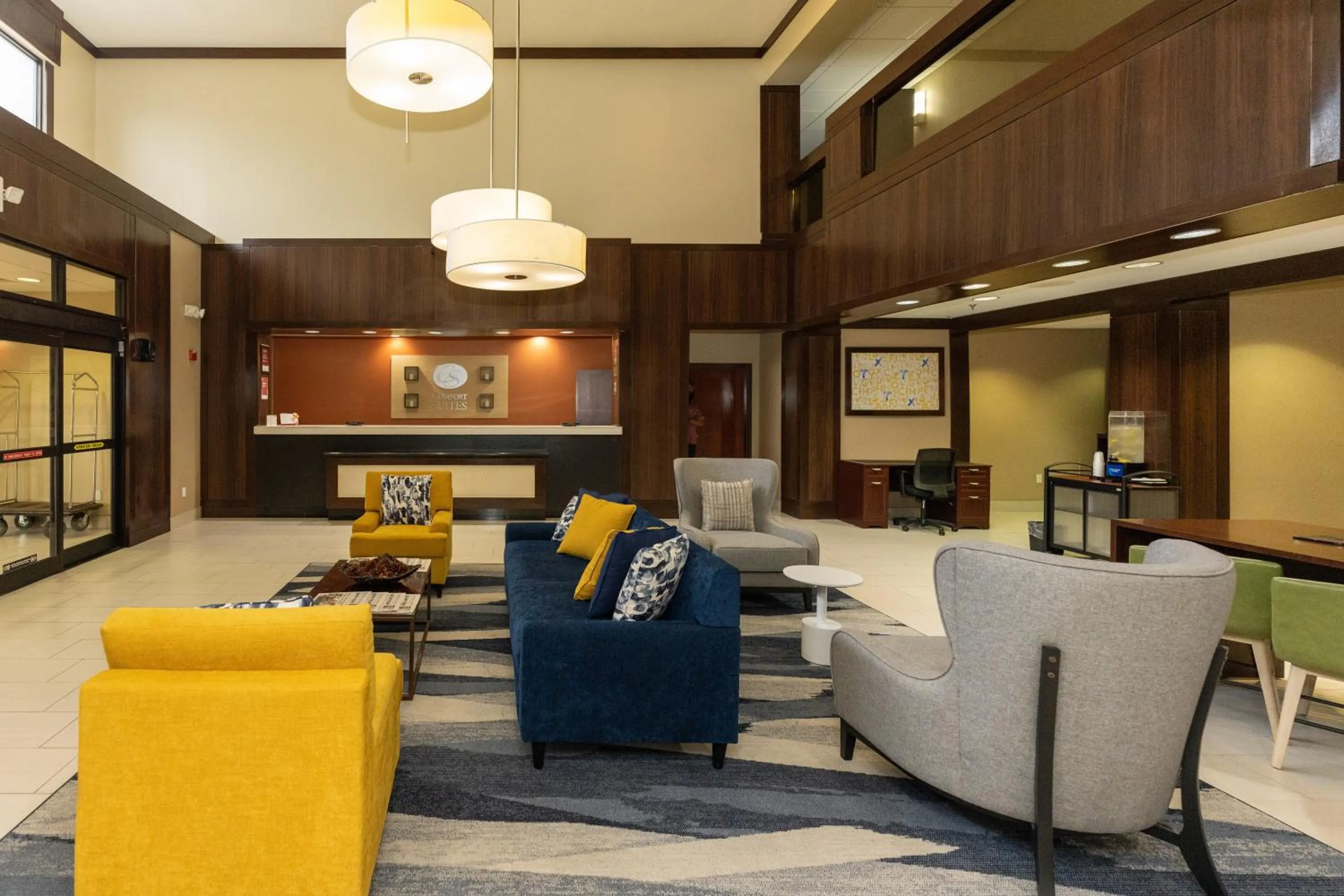 Lobby or reception in Comfort Suites Houston West at Clay Road