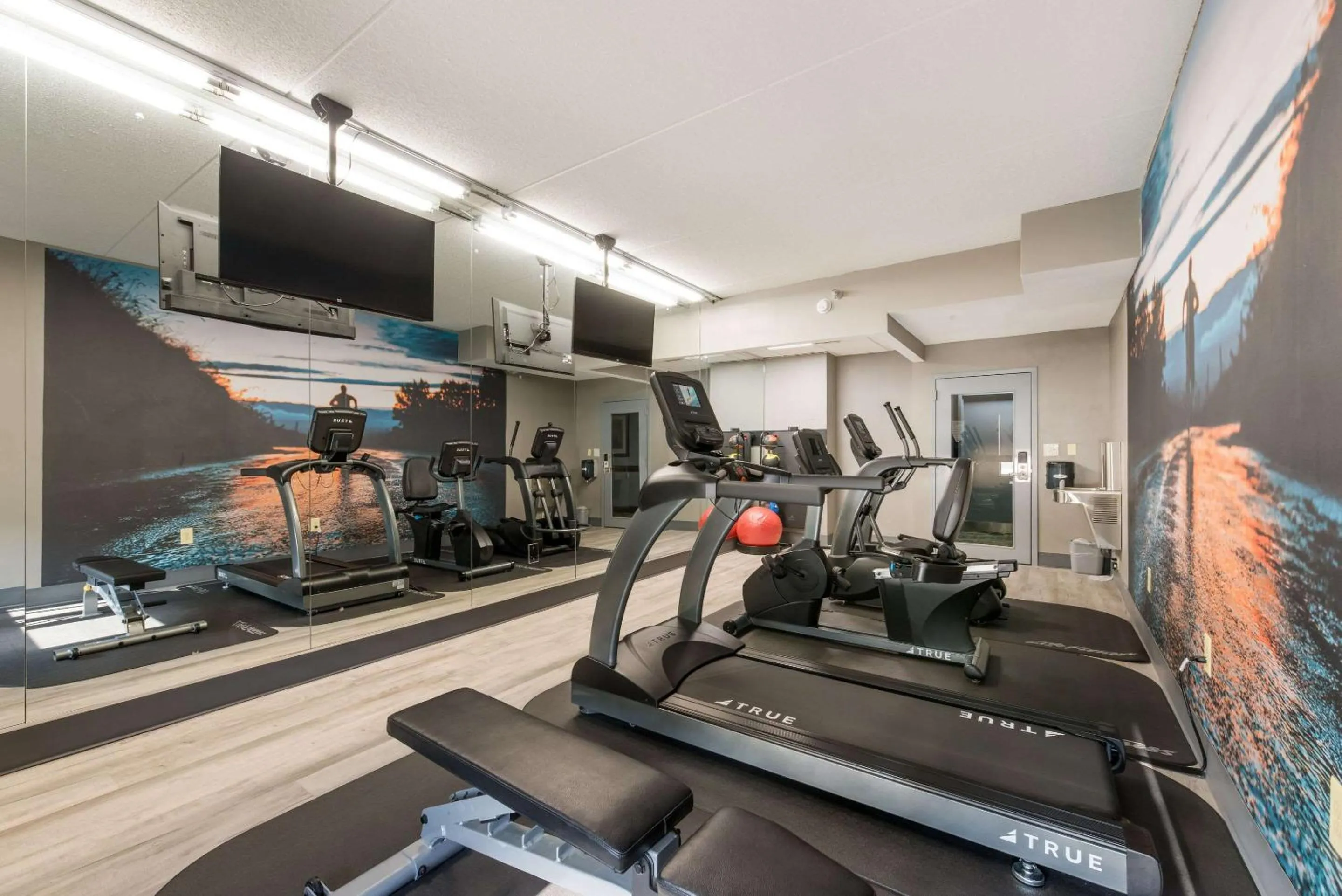 Fitness centre/facilities in Clarion Pointe Greensboro Airport
