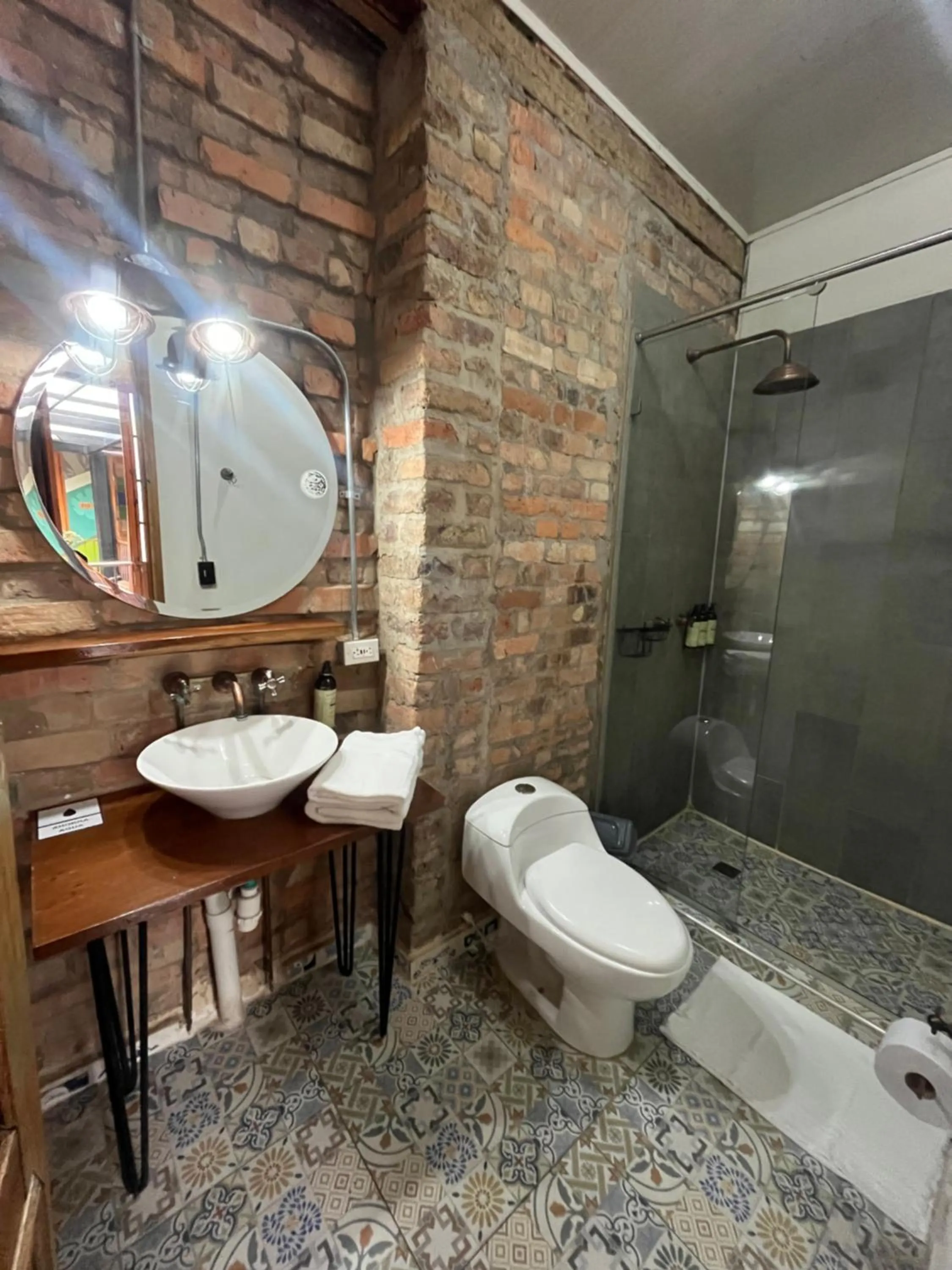 Bathroom in Socialtel Candelaria Bogotá