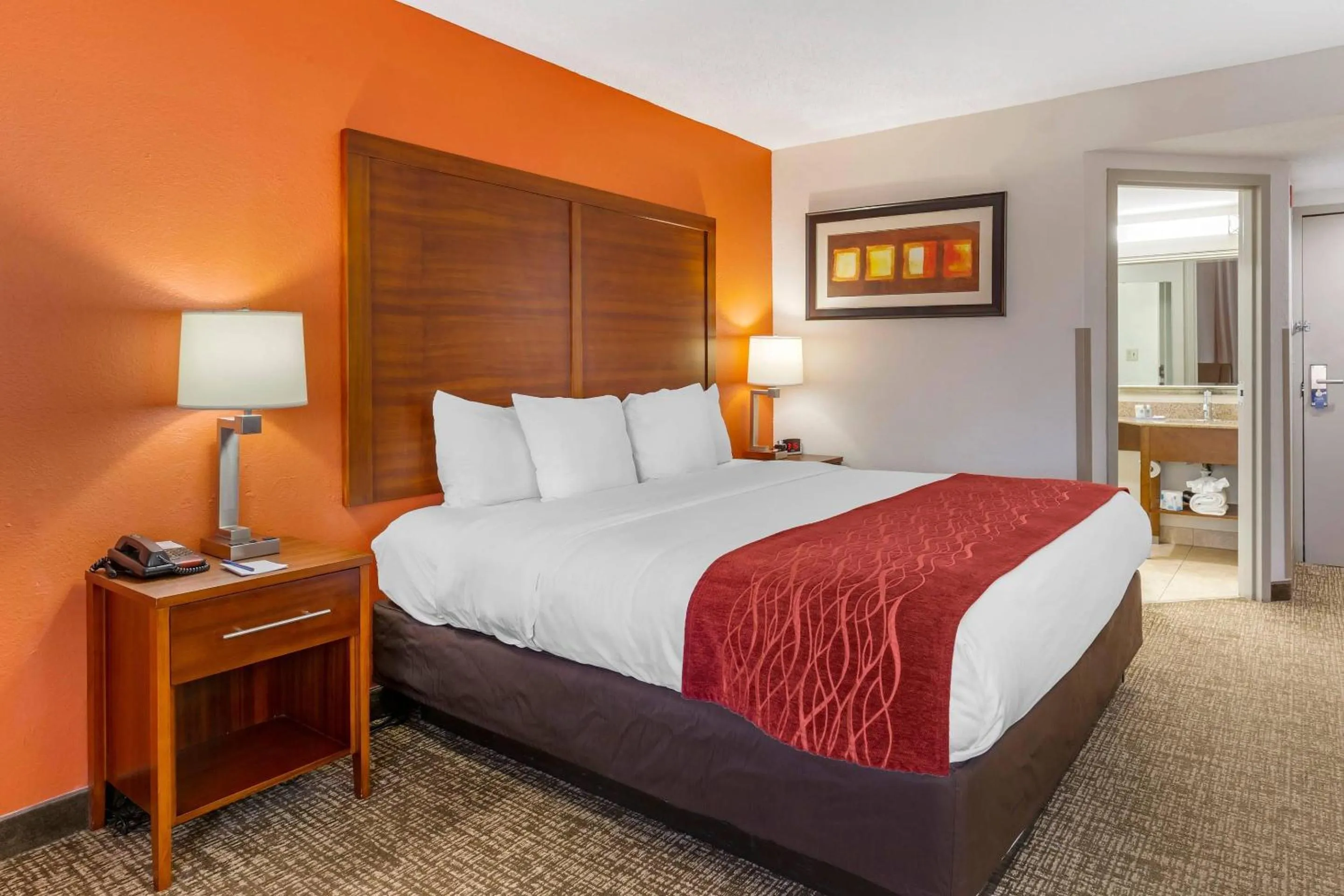 Bedroom, Bed in Comfort Inn Greensboro - Kernersville