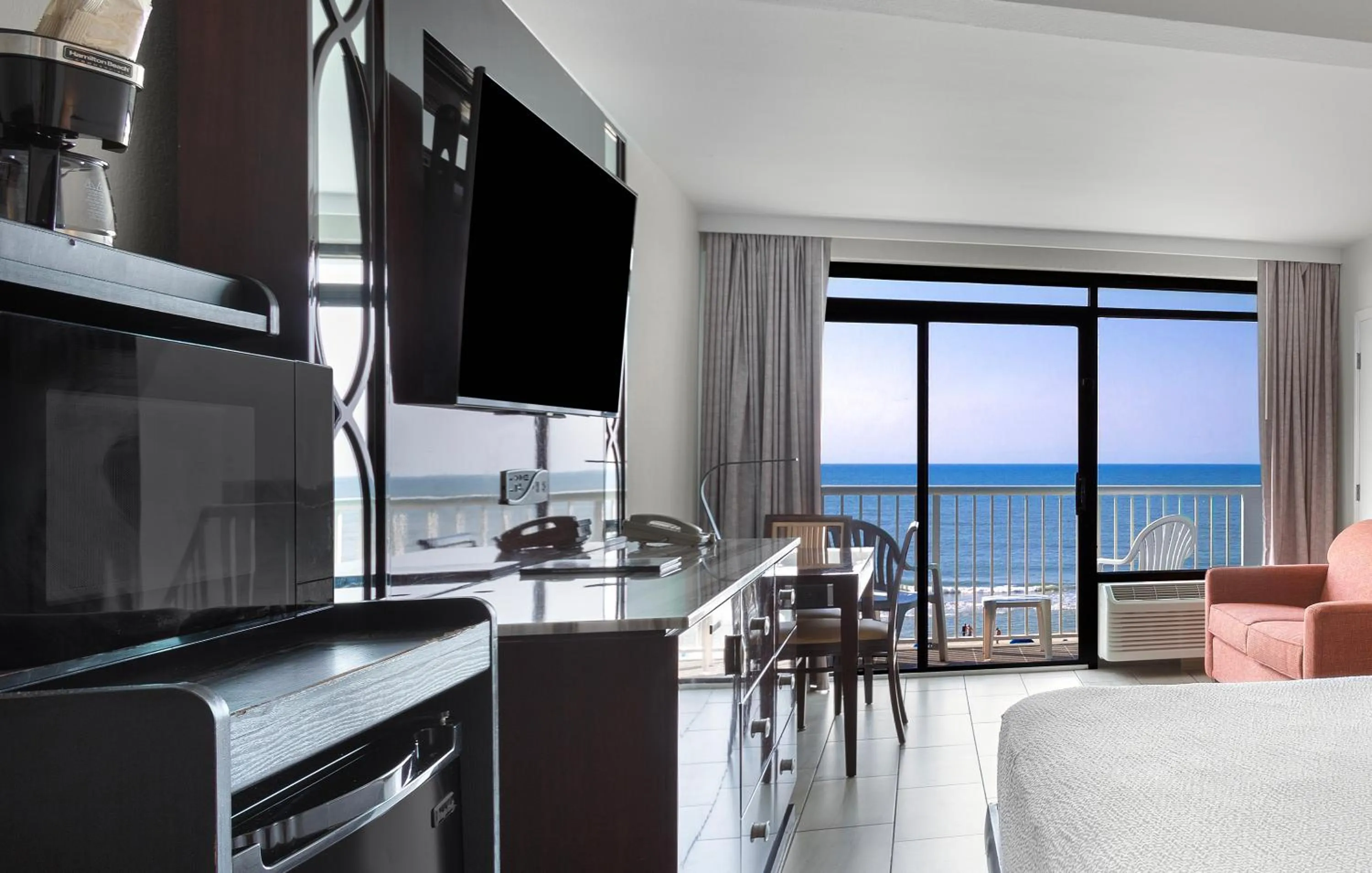 TV and multimedia in Captain's Quarters Resort