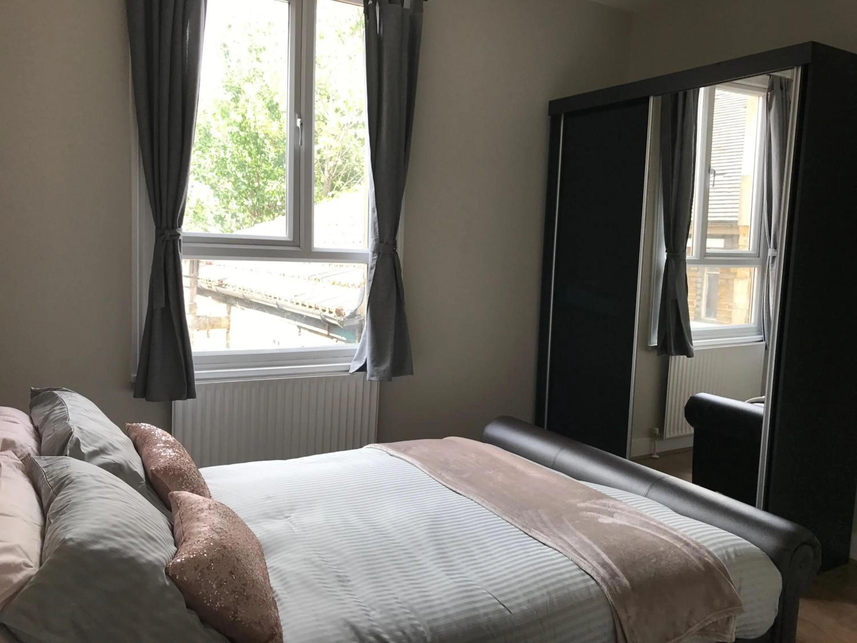 Bedroom in Turnpike House