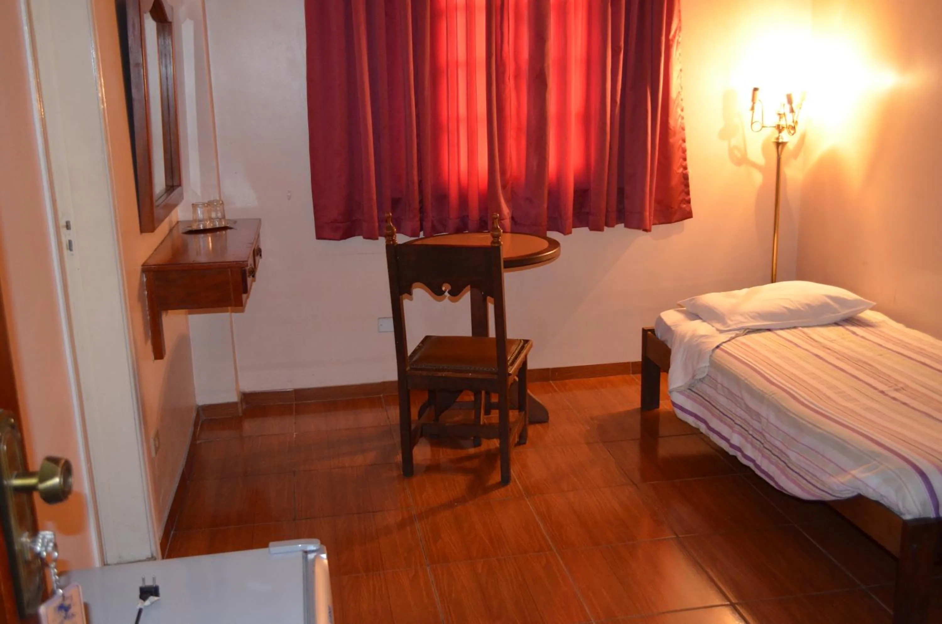 Photo of the whole room, Bed in Reinales Plaza Hotel