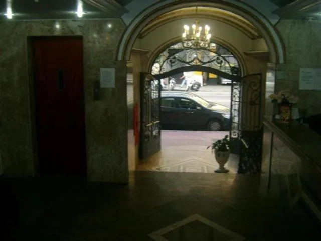 Facade/entrance in Reinales Plaza Hotel
