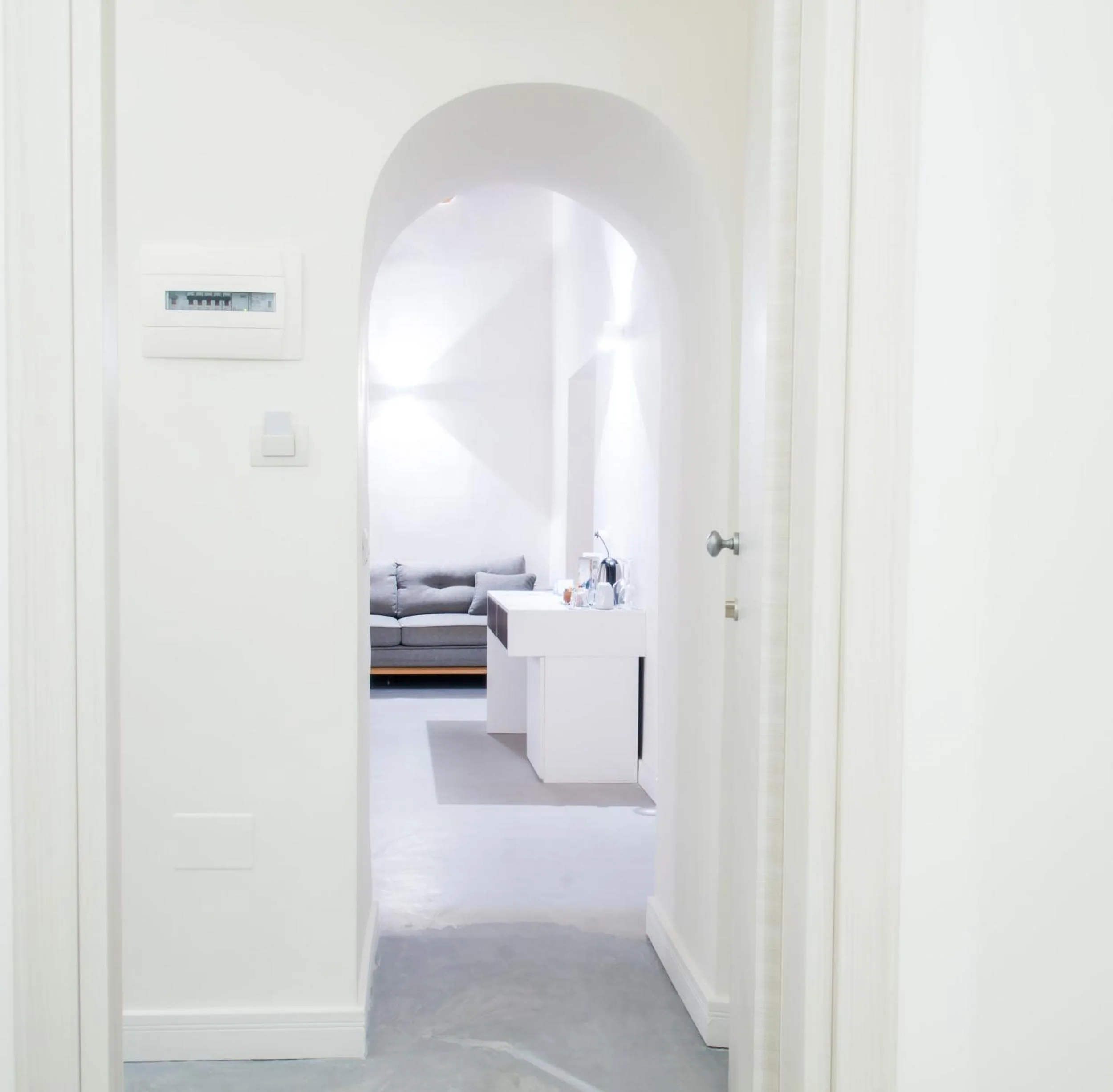 Living room, Bed in Dada Suite