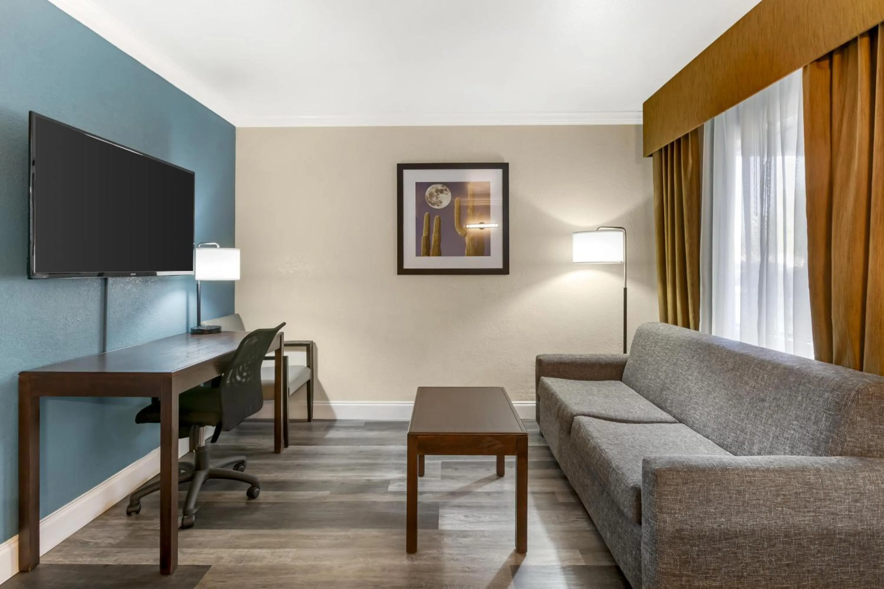 Photo of the whole room in Best Western InnSuites Tucson Foothills Hotel & Suites