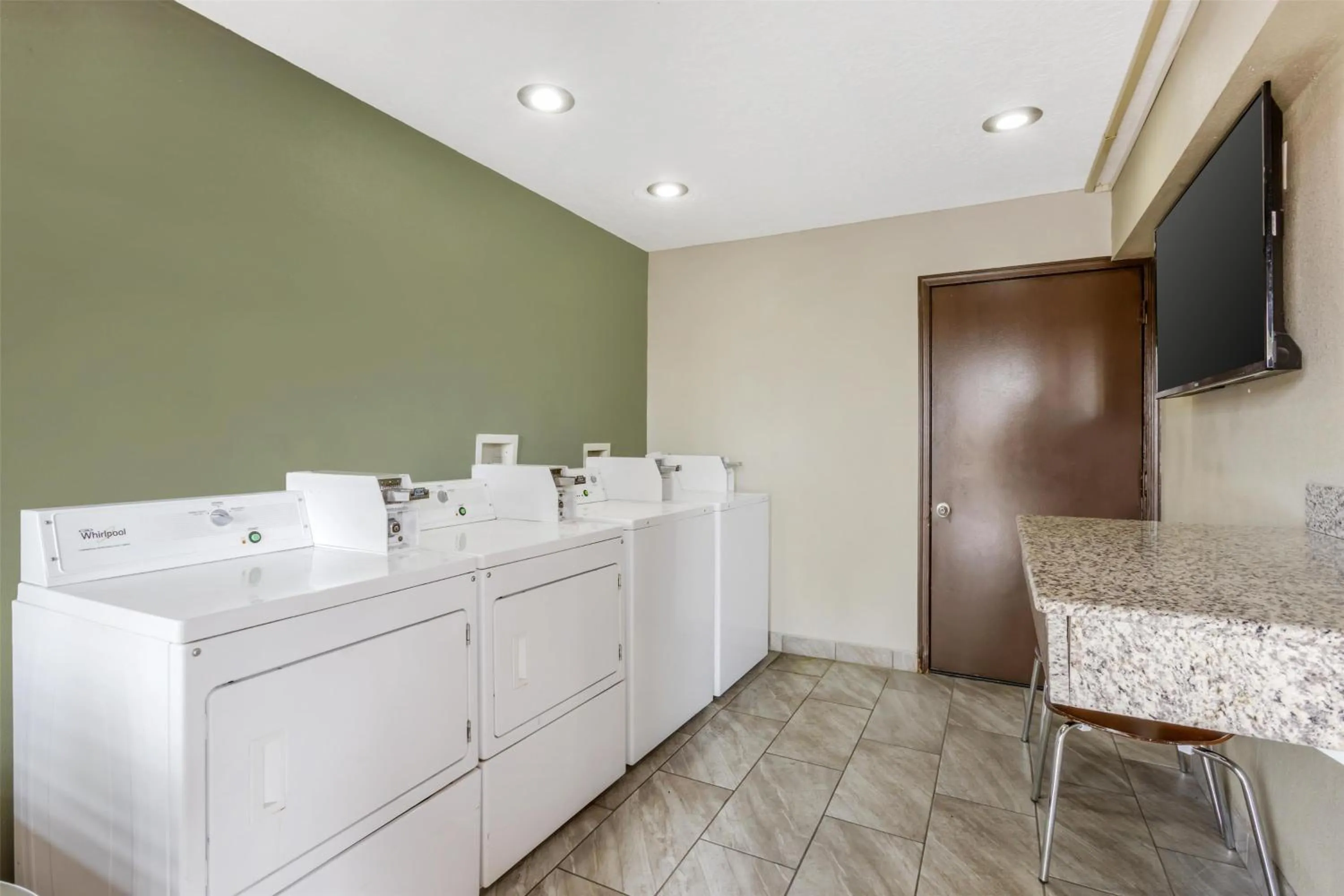 Property building in Best Western InnSuites Tucson Foothills Hotel & Suites