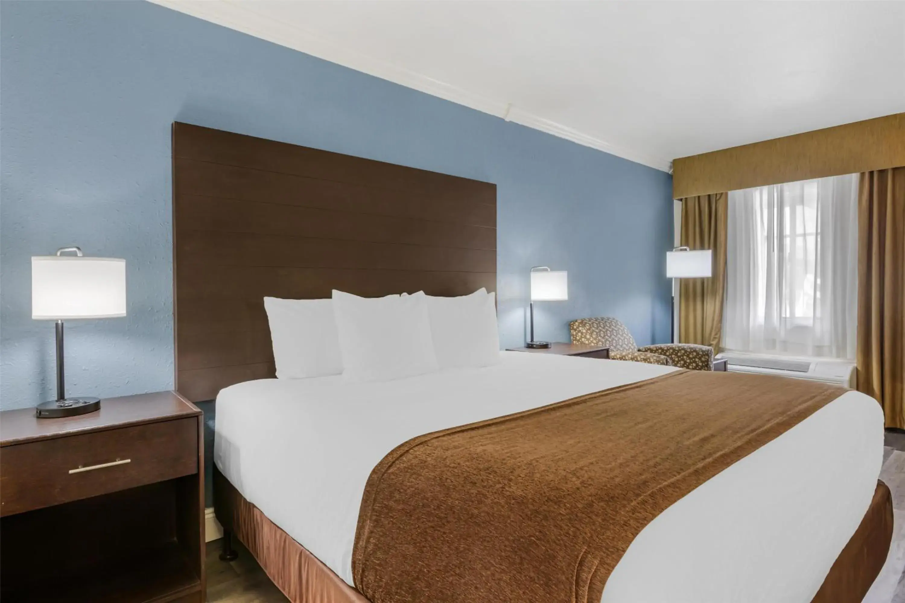 King Room - Non-Smoking in Best Western InnSuites Tucson Foothills Hotel & Suites King Room - Non-Smoking in Best Western InnSuites Tucson Foothills Hotel & Suites