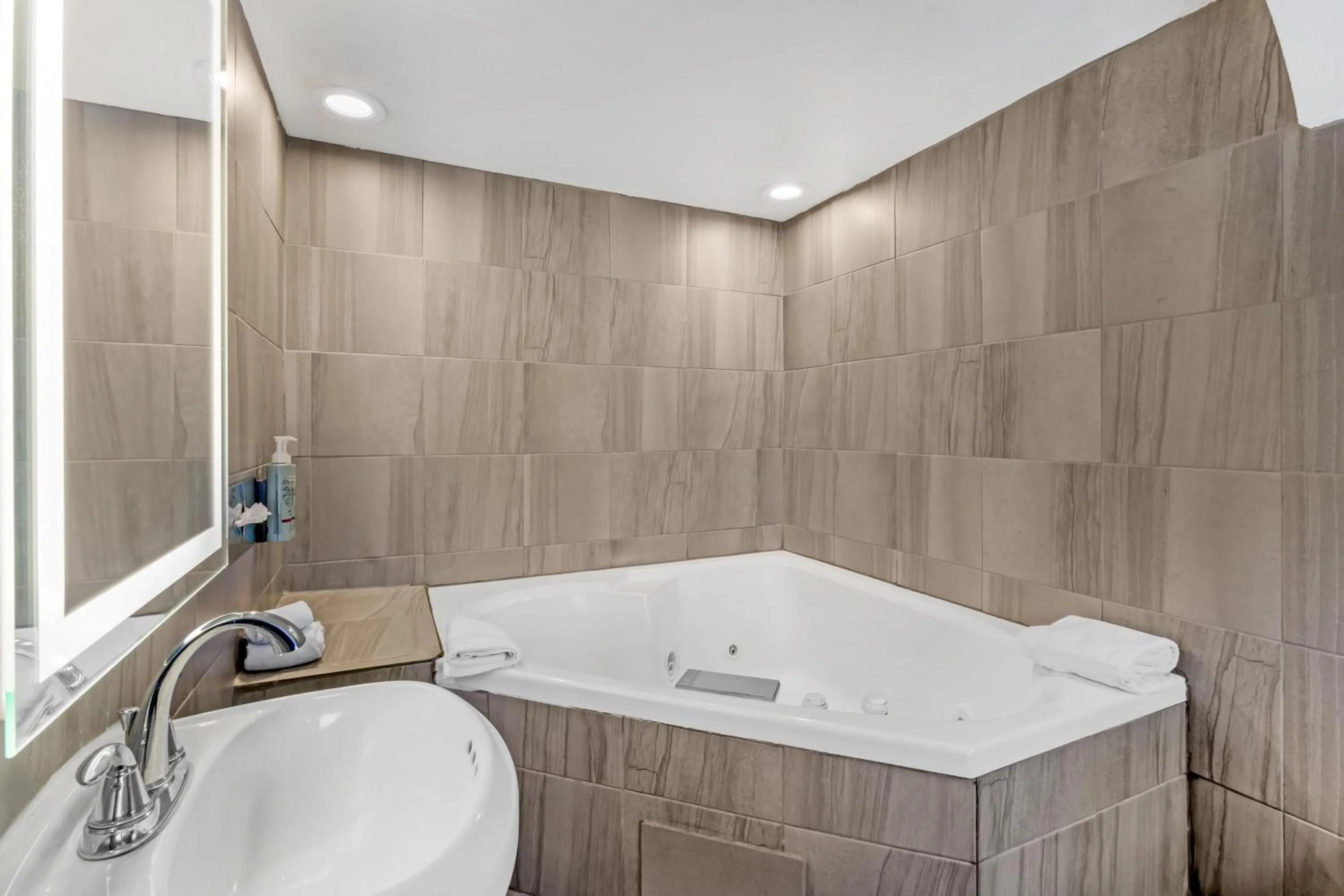 Bathroom in Best Western InnSuites Tucson Foothills Hotel & Suites