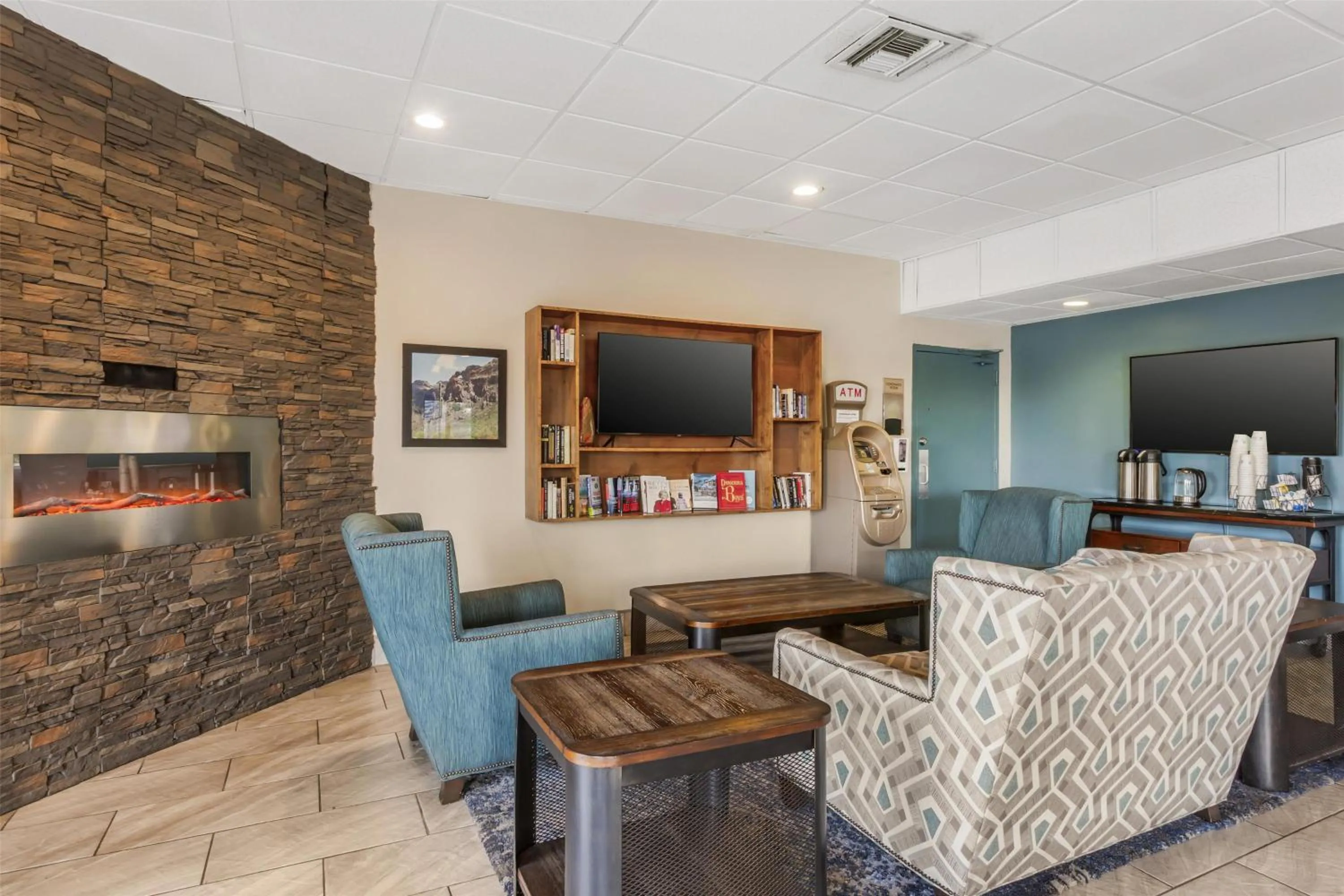 Lobby or reception in Best Western InnSuites Tucson Foothills Hotel & Suites