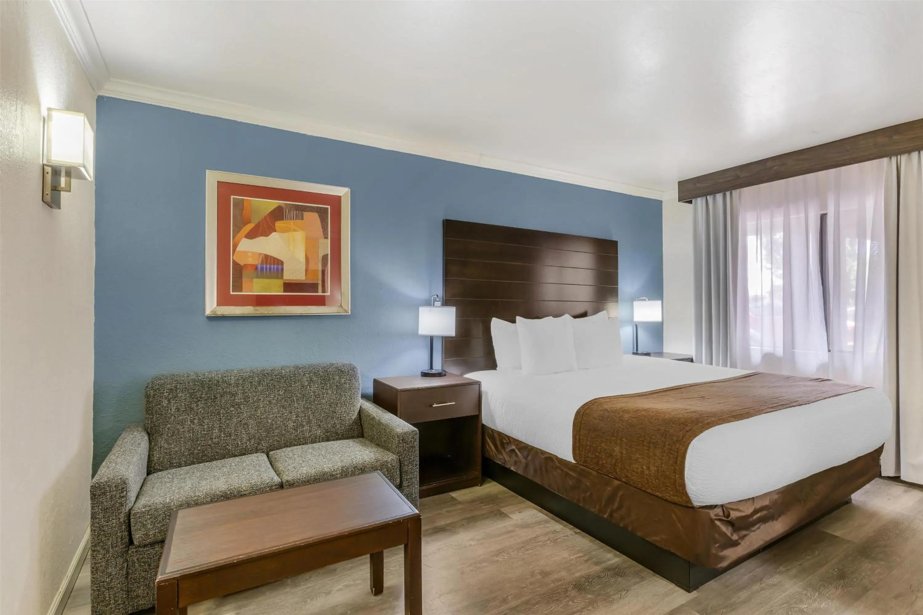 Bedroom, Bed in Best Western InnSuites Tucson Foothills Hotel & Suites