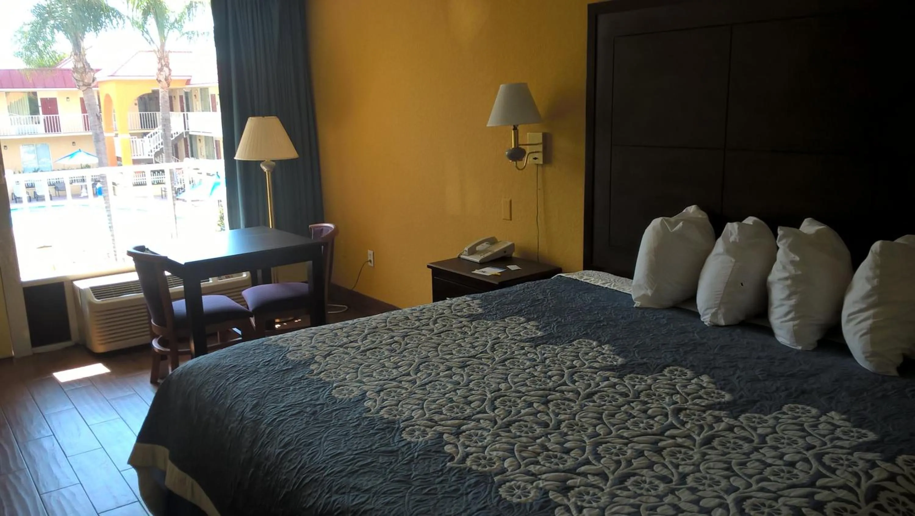 Photo of the whole room, Bed in Days Inn & Suites by Wyndham Port Richey