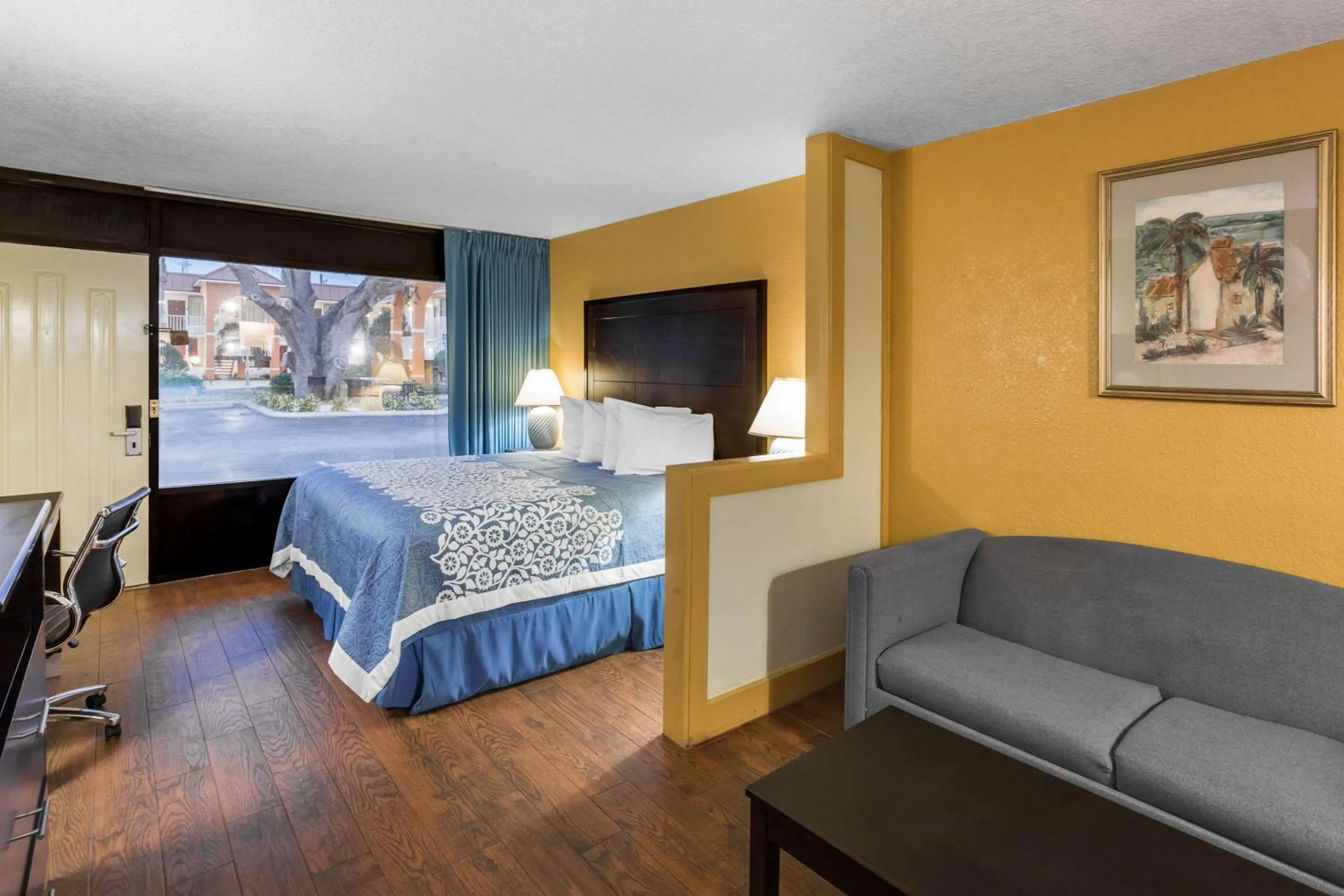 Photo of the whole room, Bed in Days Inn & Suites by Wyndham Port Richey