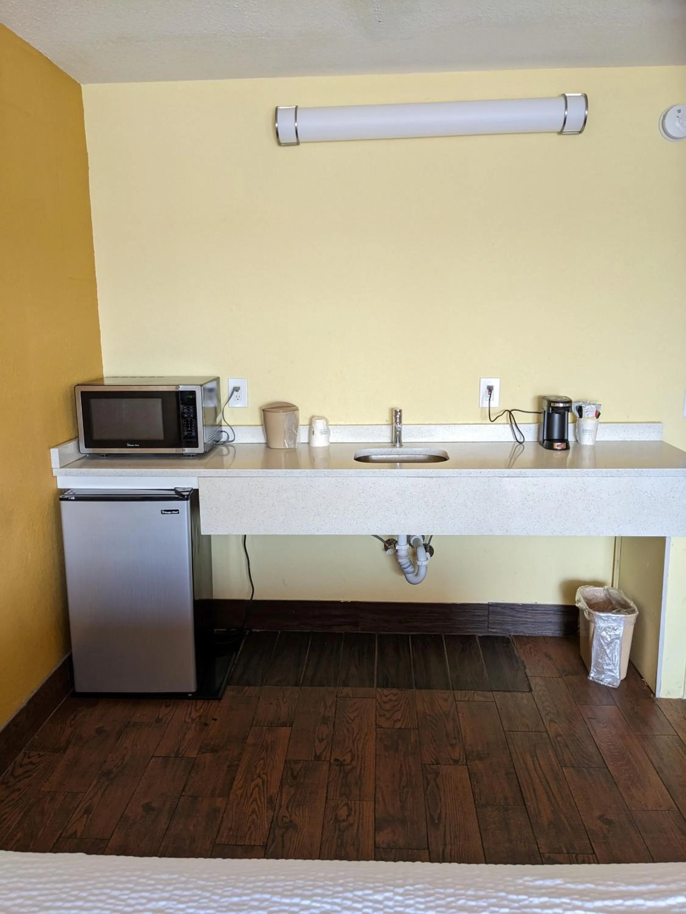 Bedroom in Days Inn & Suites by Wyndham Port Richey