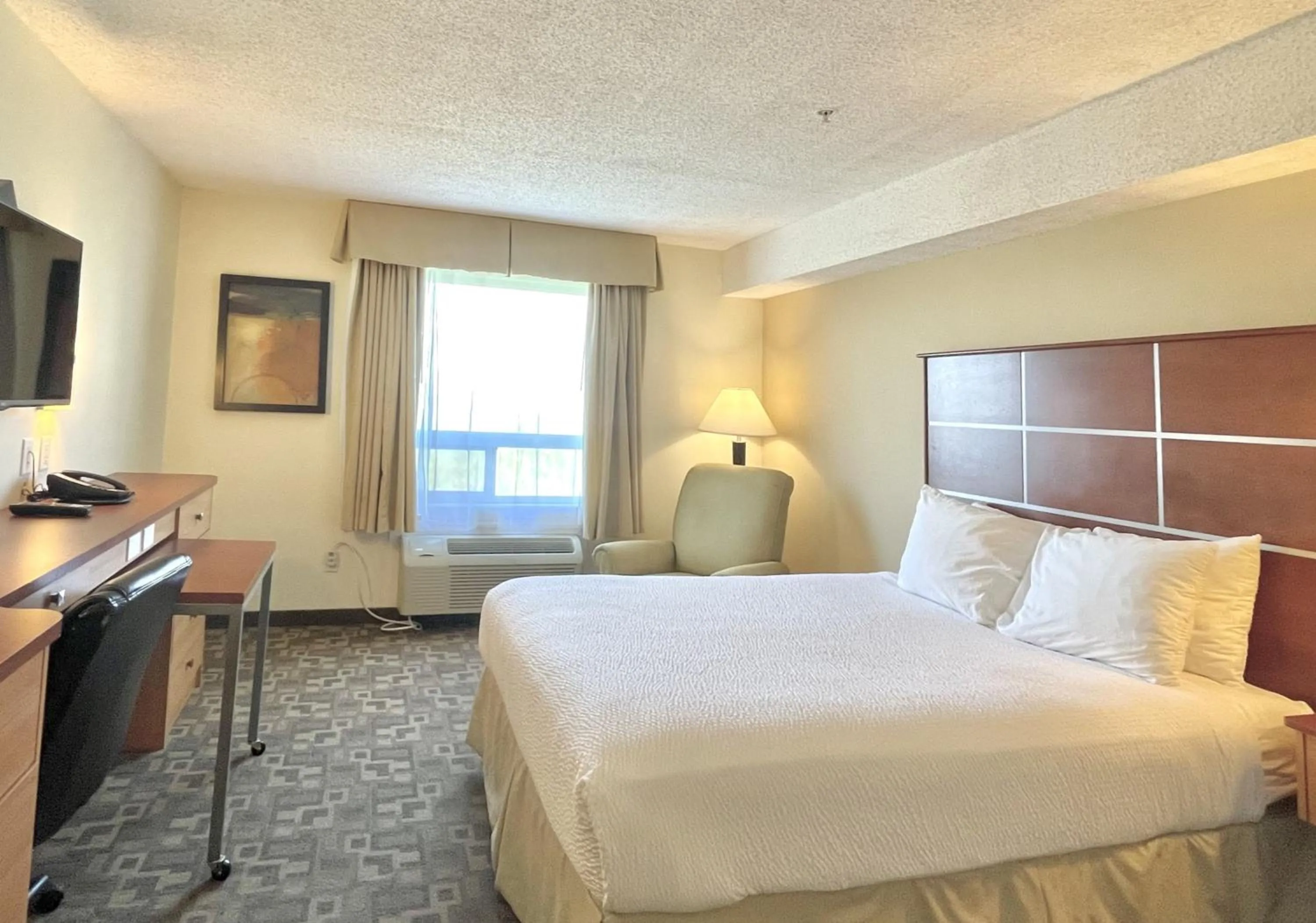 Bed in Days Inn by Wyndham Grande Prairie