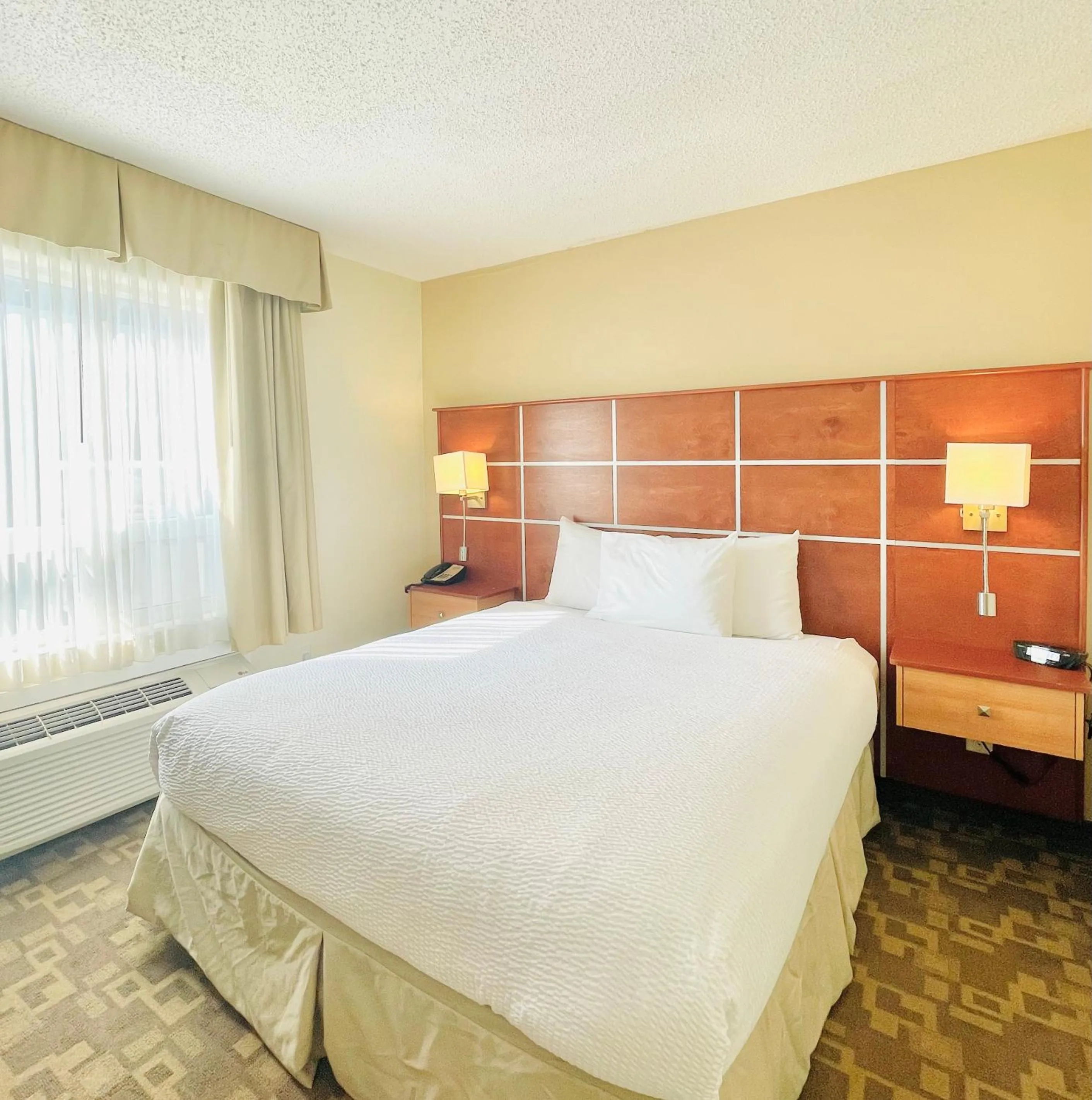 Bed in Days Inn by Wyndham Grande Prairie