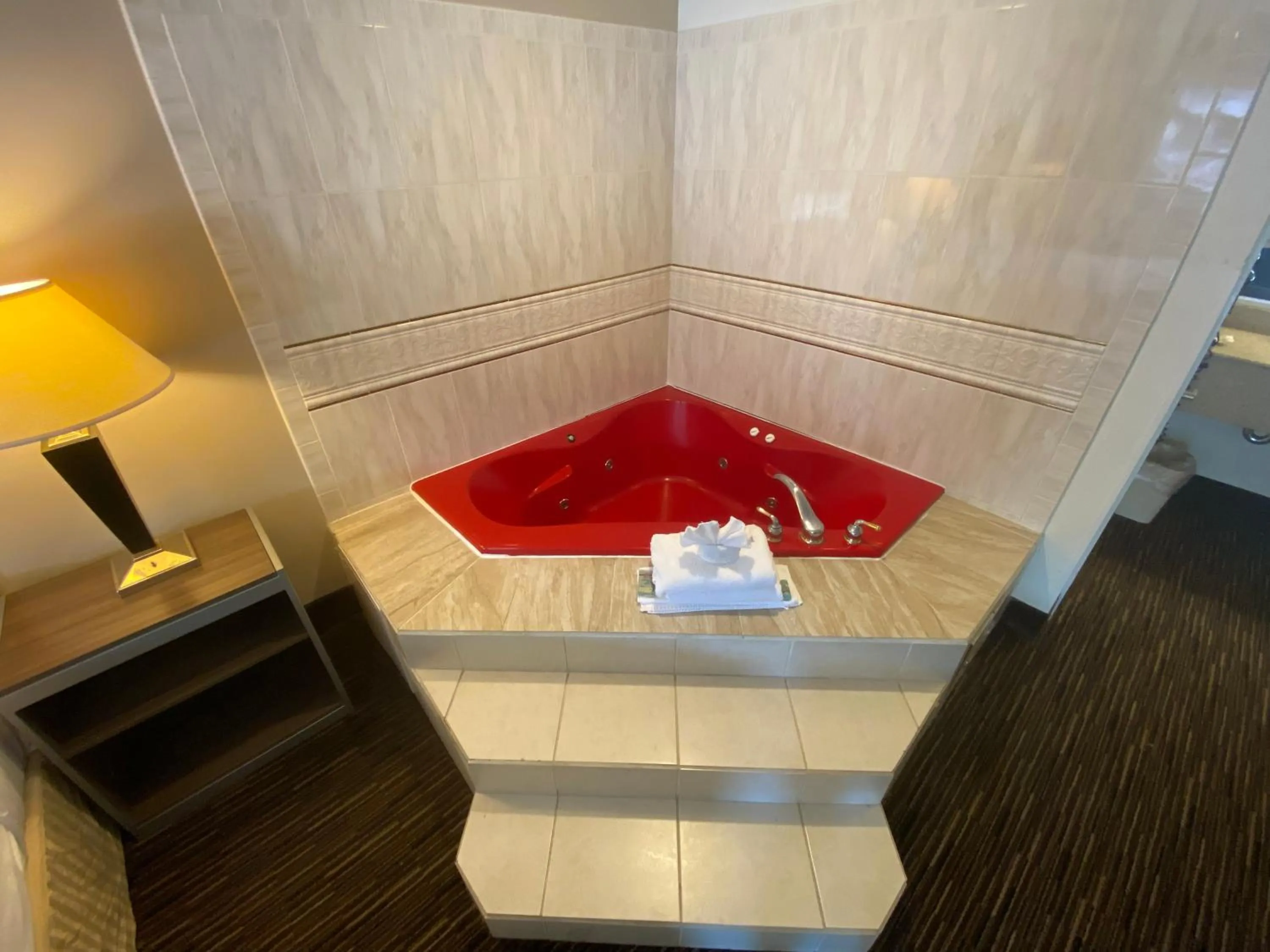 Bed in Garden State Inn