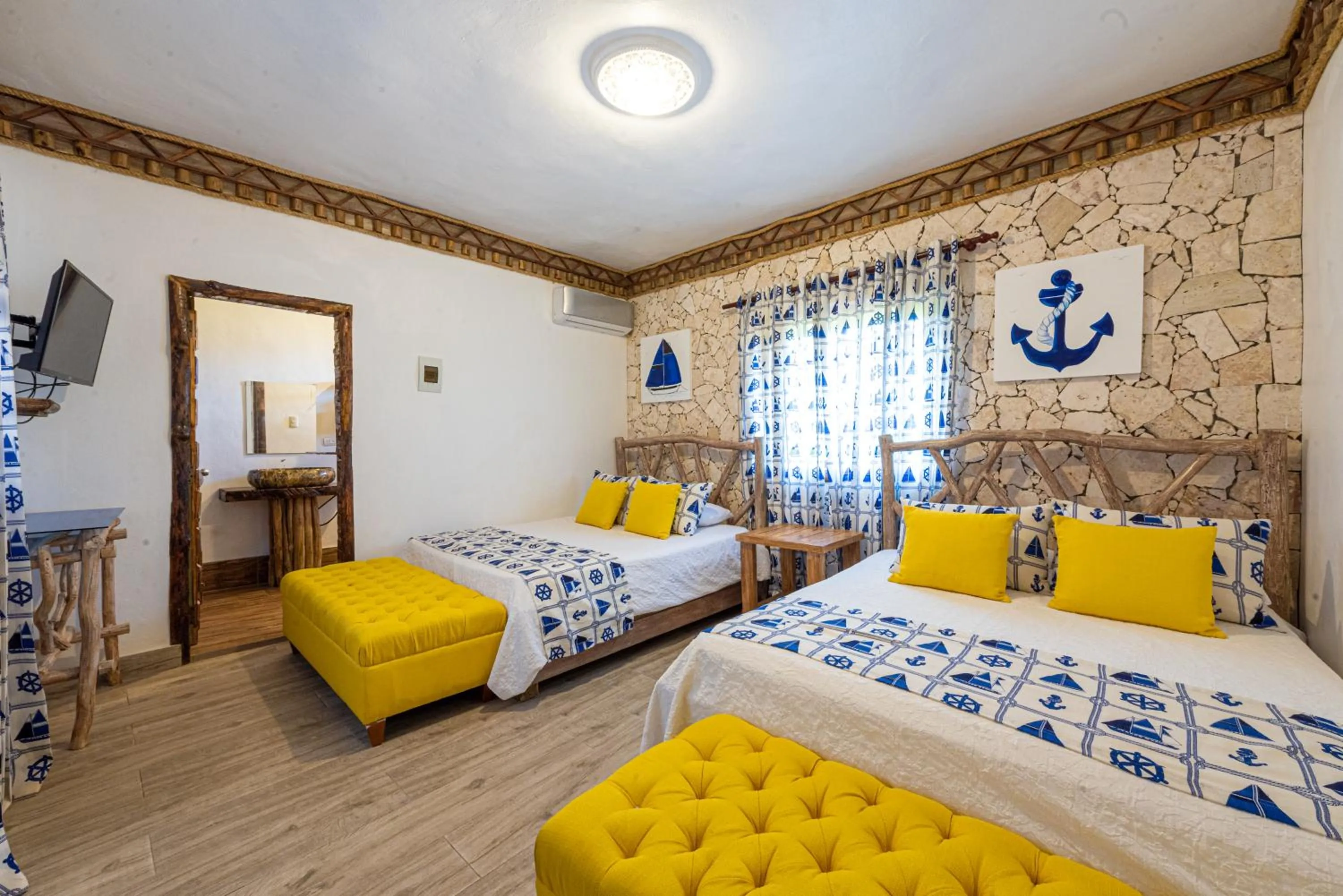 Bed in Vista de Águilas Ecolodge