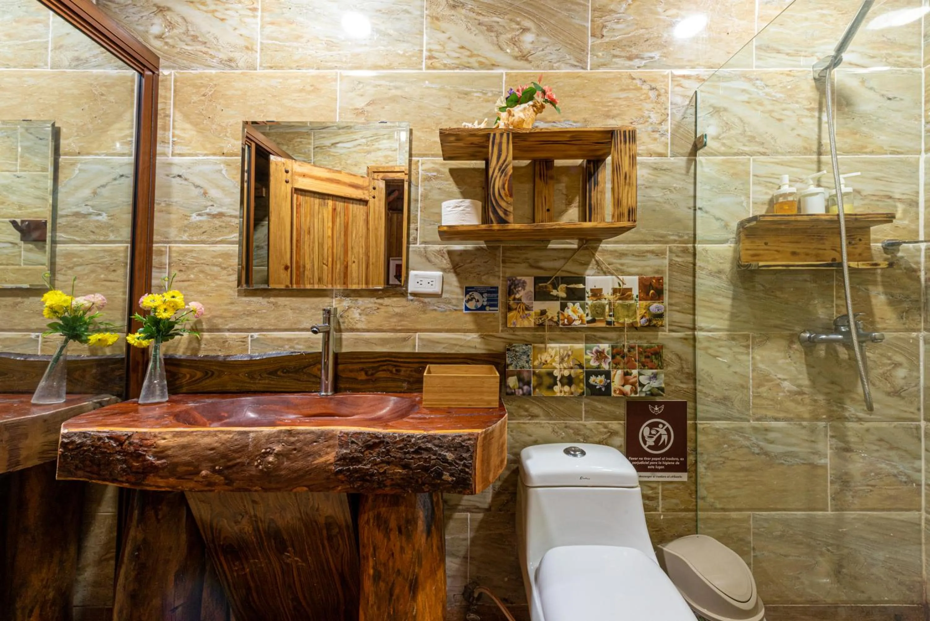 Bathroom in Vista de Águilas Ecolodge