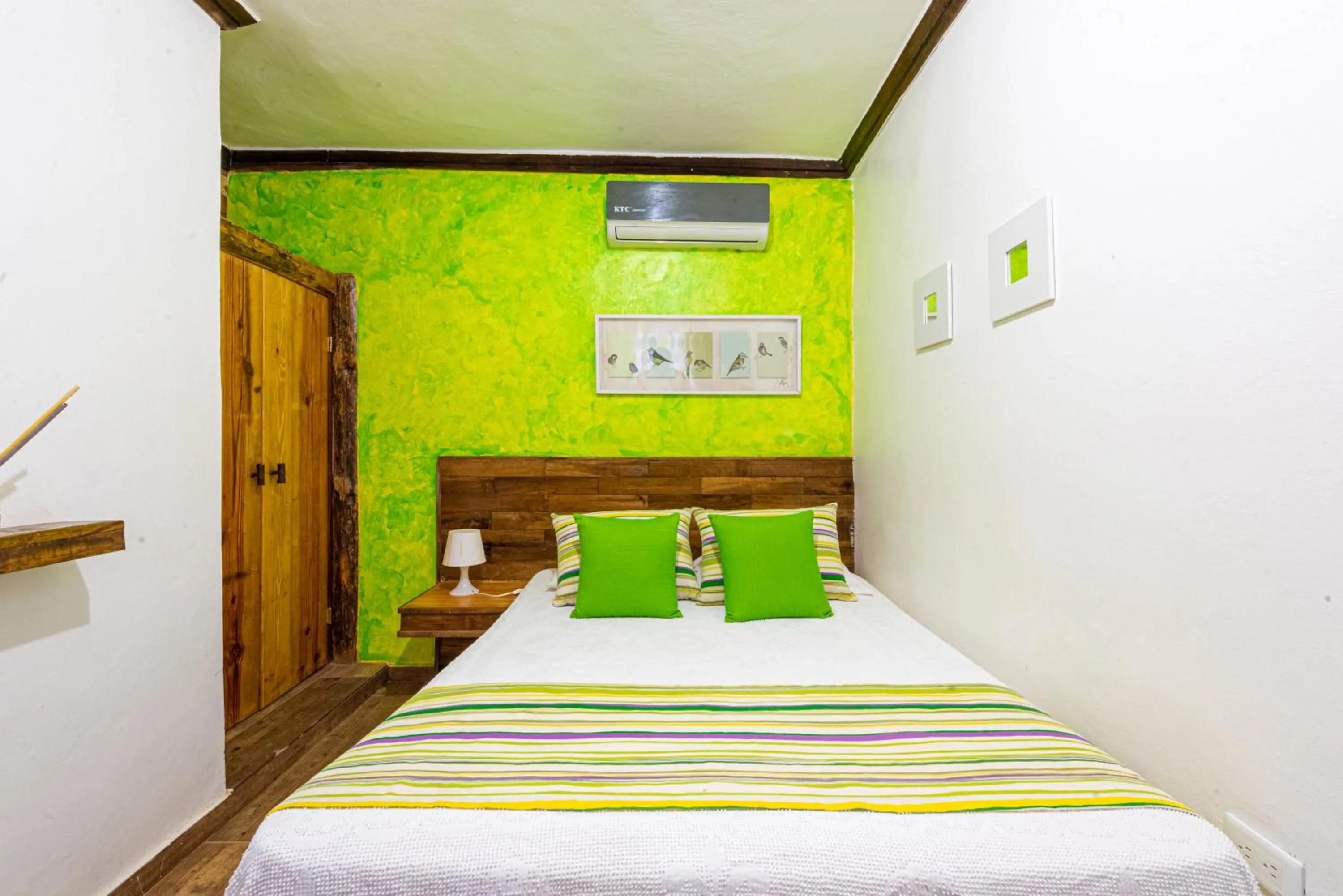 Bed in Vista de Águilas Ecolodge