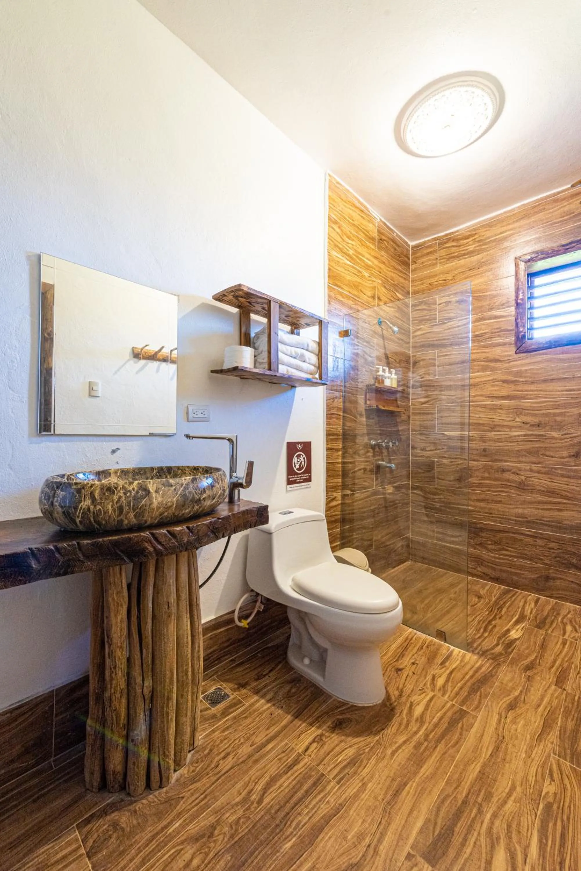 Bathroom in Vista de Águilas Ecolodge