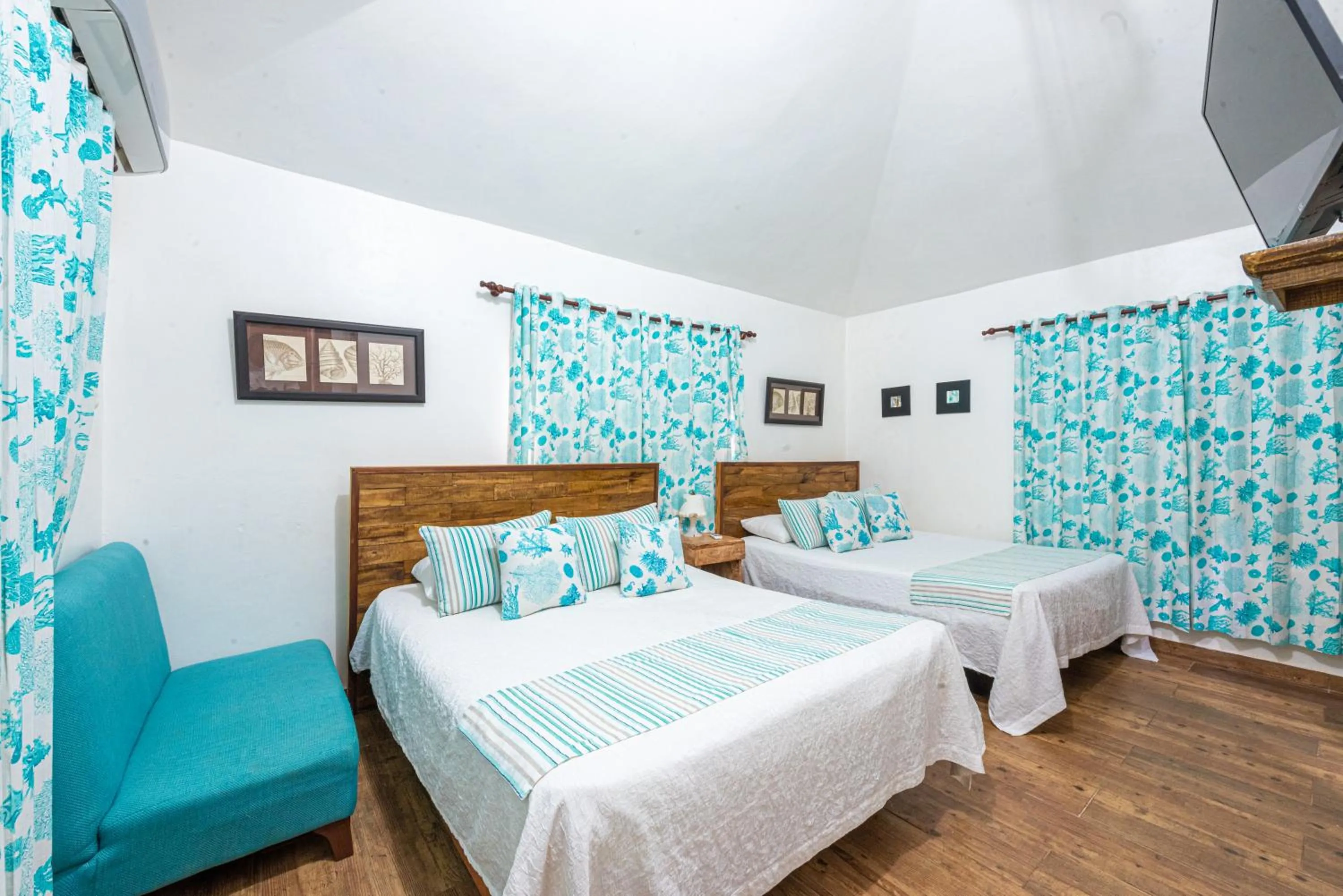 Bed in Vista de Águilas Ecolodge