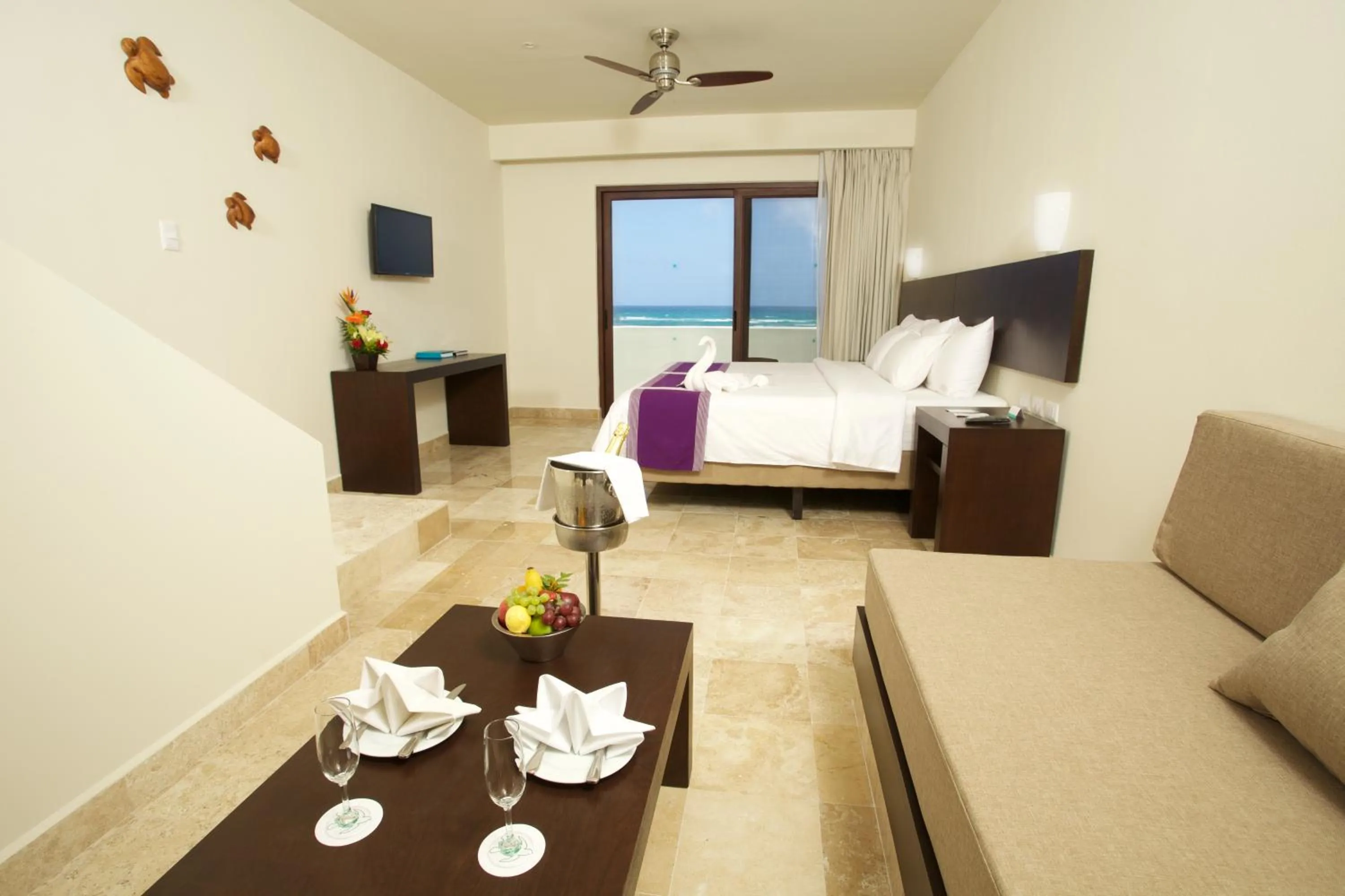 Bed in Akumal Bay Beach & Spa Resort