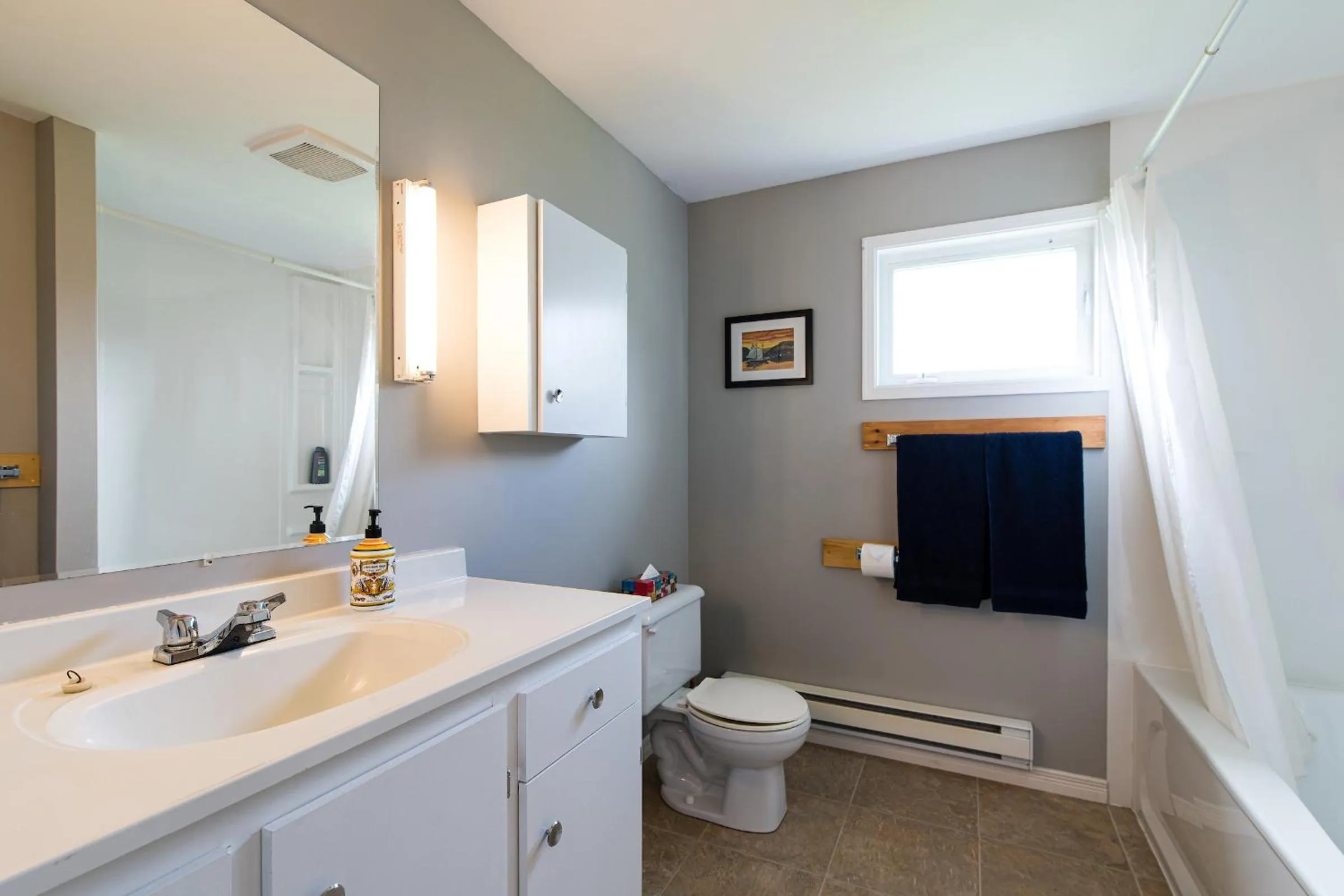 Two-Bedroom Cottage in Out East B&B - Norris Point