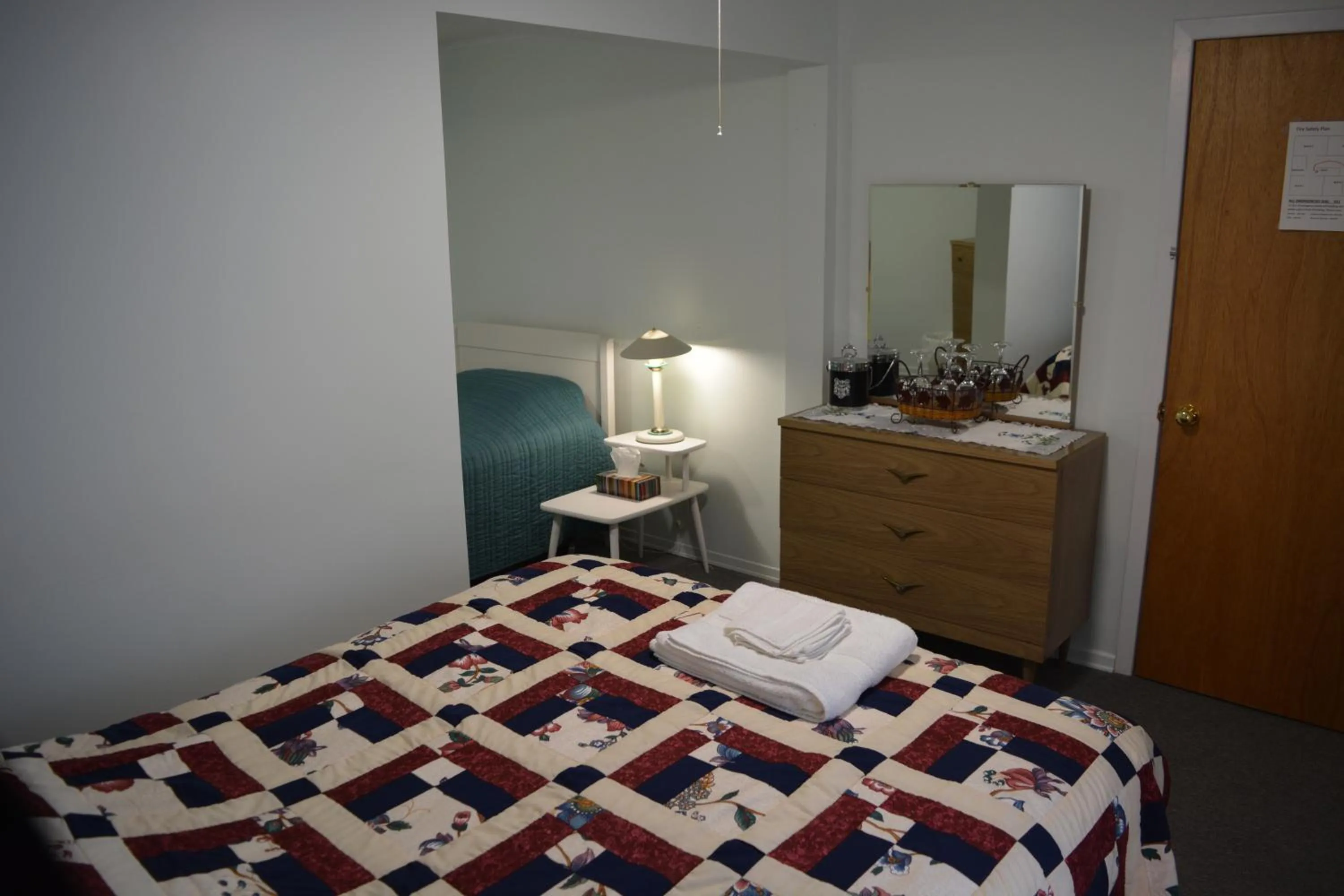 Family Room with Shared Bathroom in Out East B&B - Norris Point