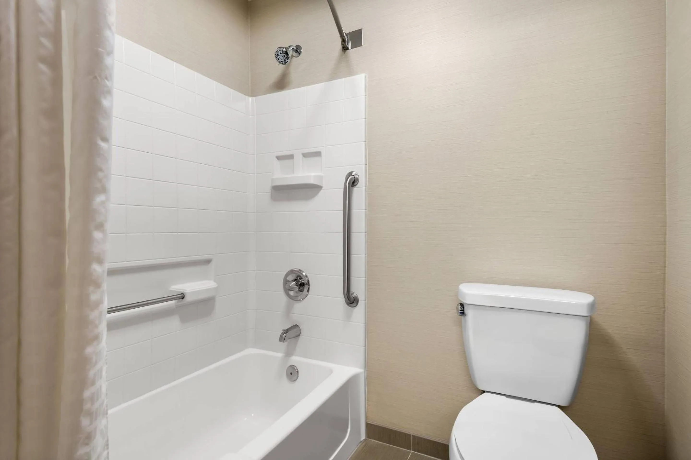 Bedroom in Comfort Inn & Suites North East