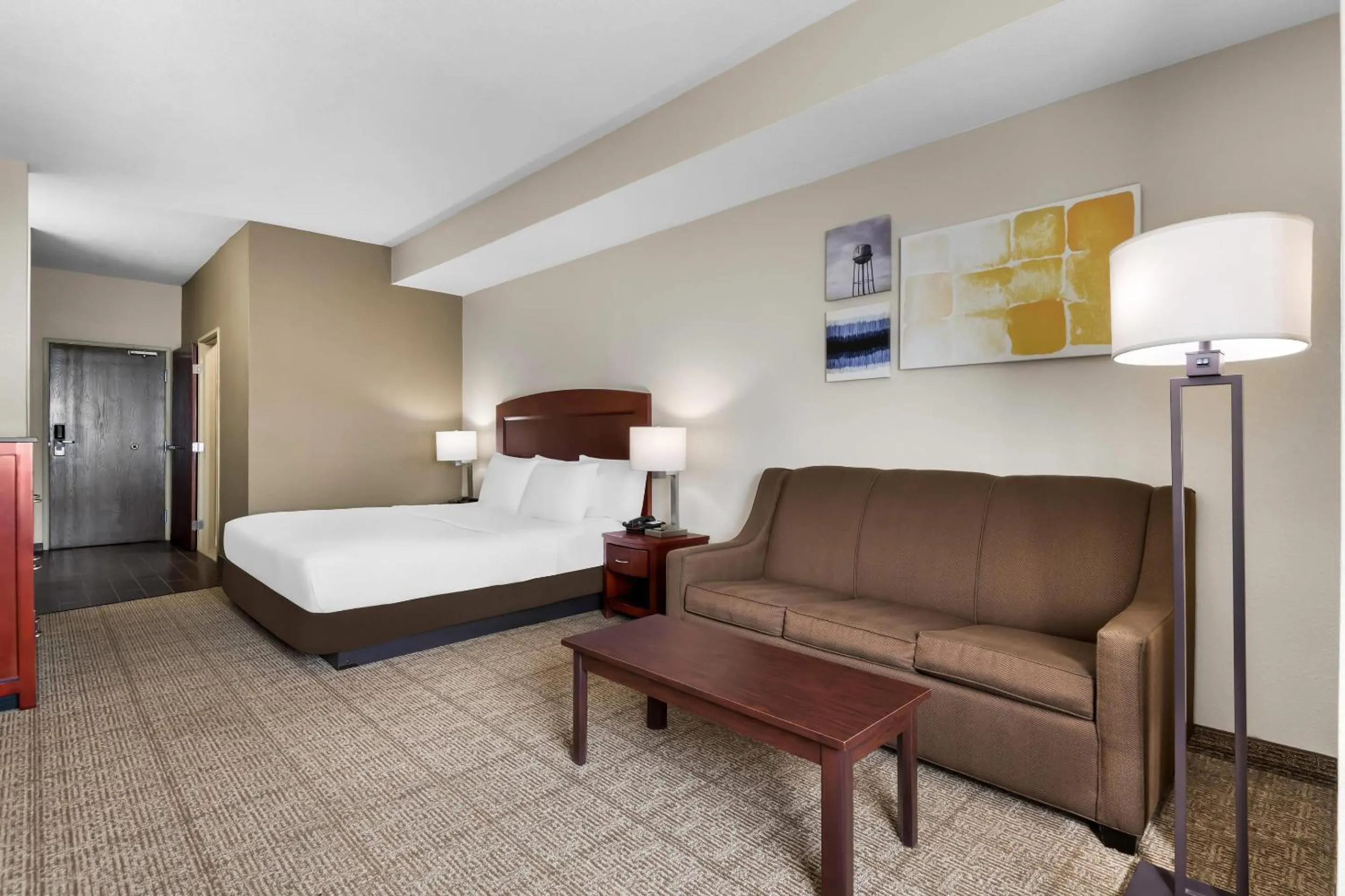 Bedroom, Bed in Comfort Inn & Suites North East
