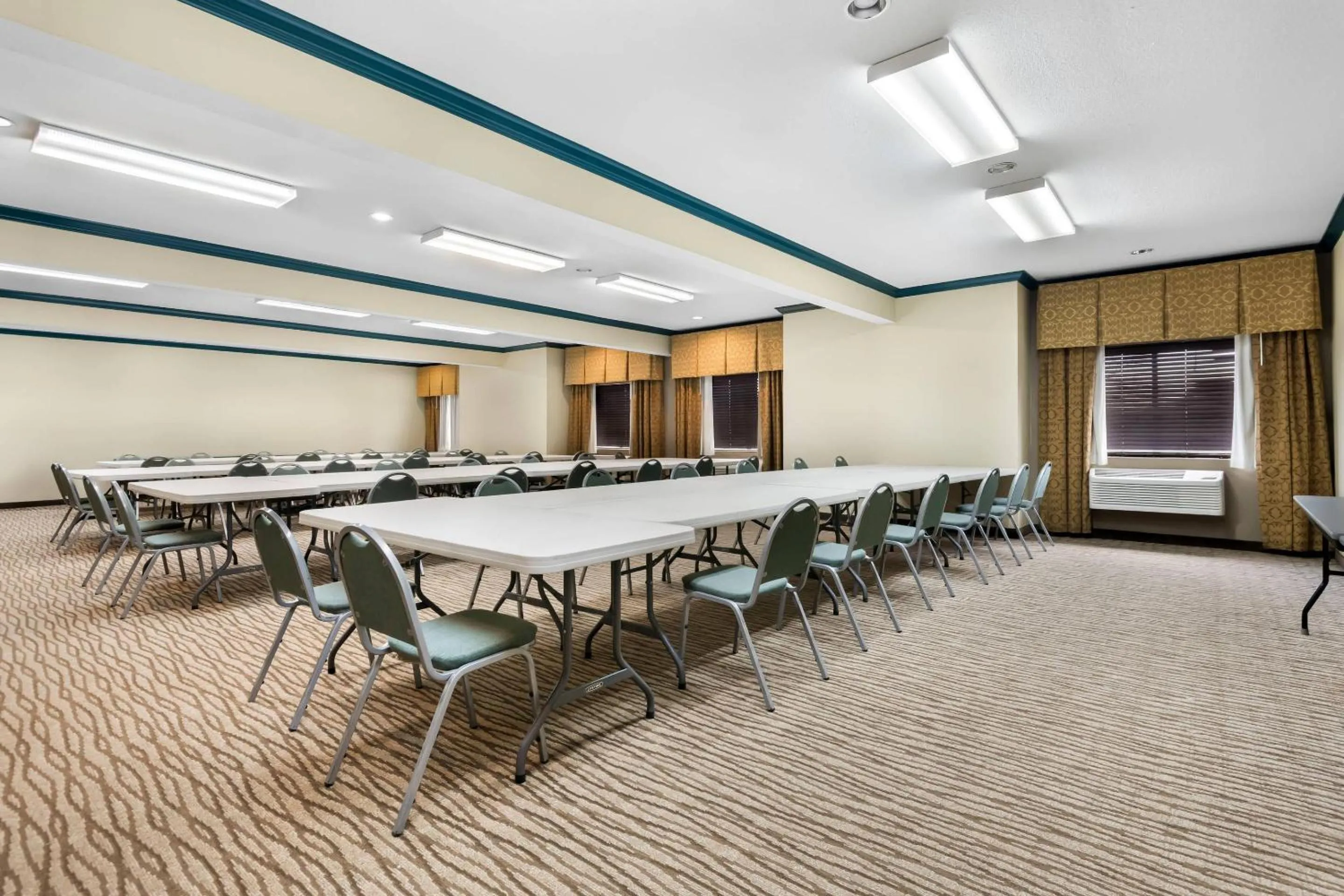 Meeting/conference room in Comfort Inn & Suites North East