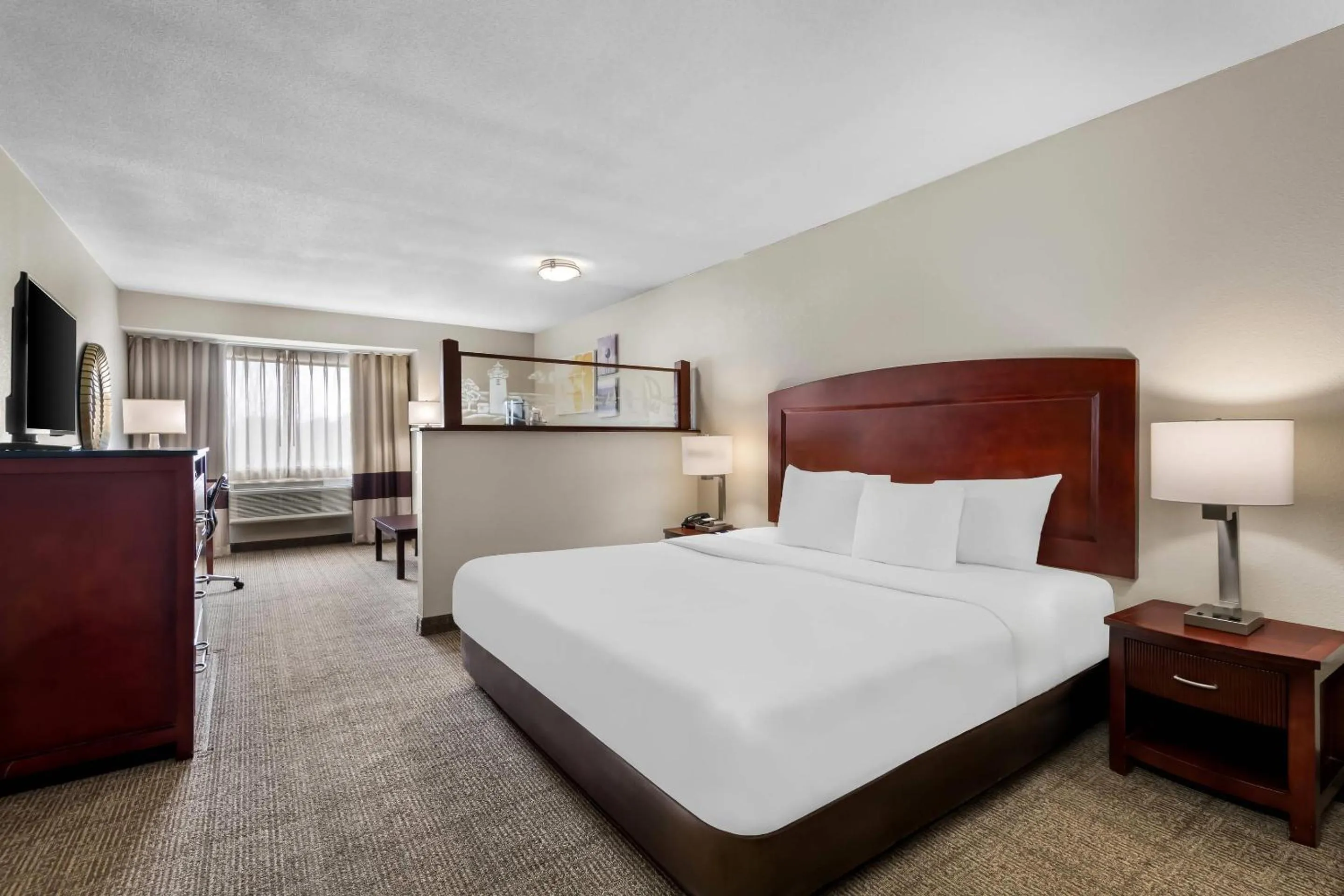 Bedroom, Bed in Comfort Inn & Suites North East