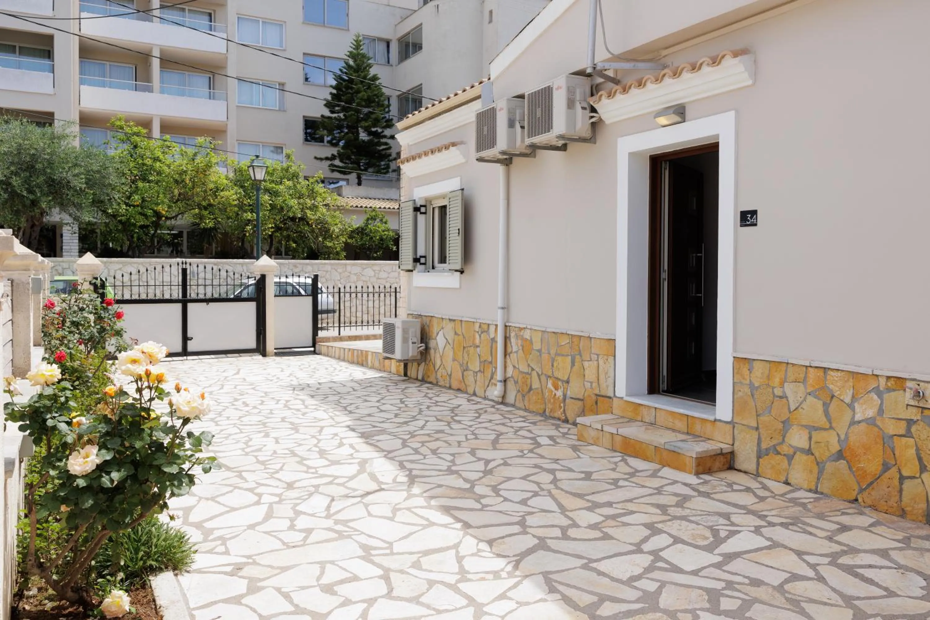 Property building in Santos Luxury Apartments