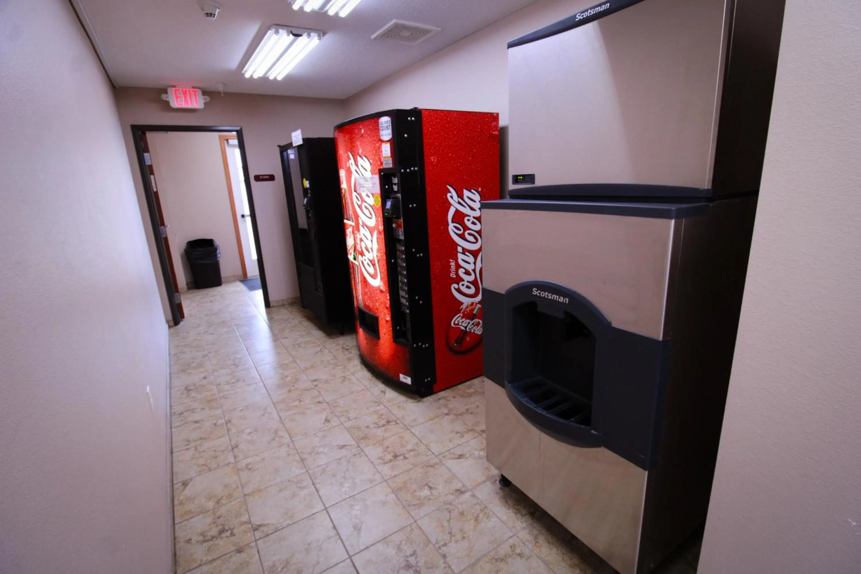 vending machine in Canby Inn and Suites