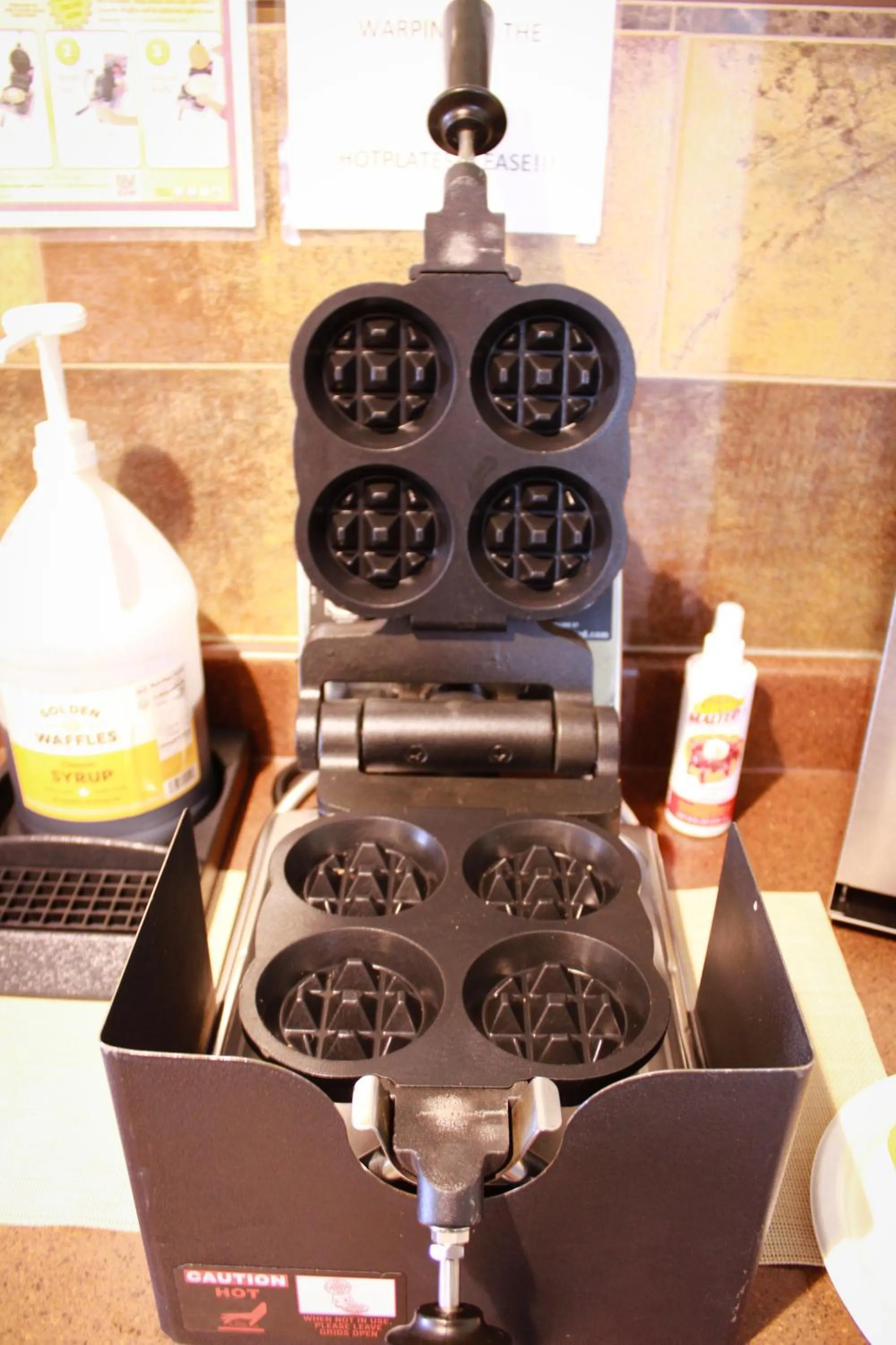 Breakfast in Canby Inn and Suites