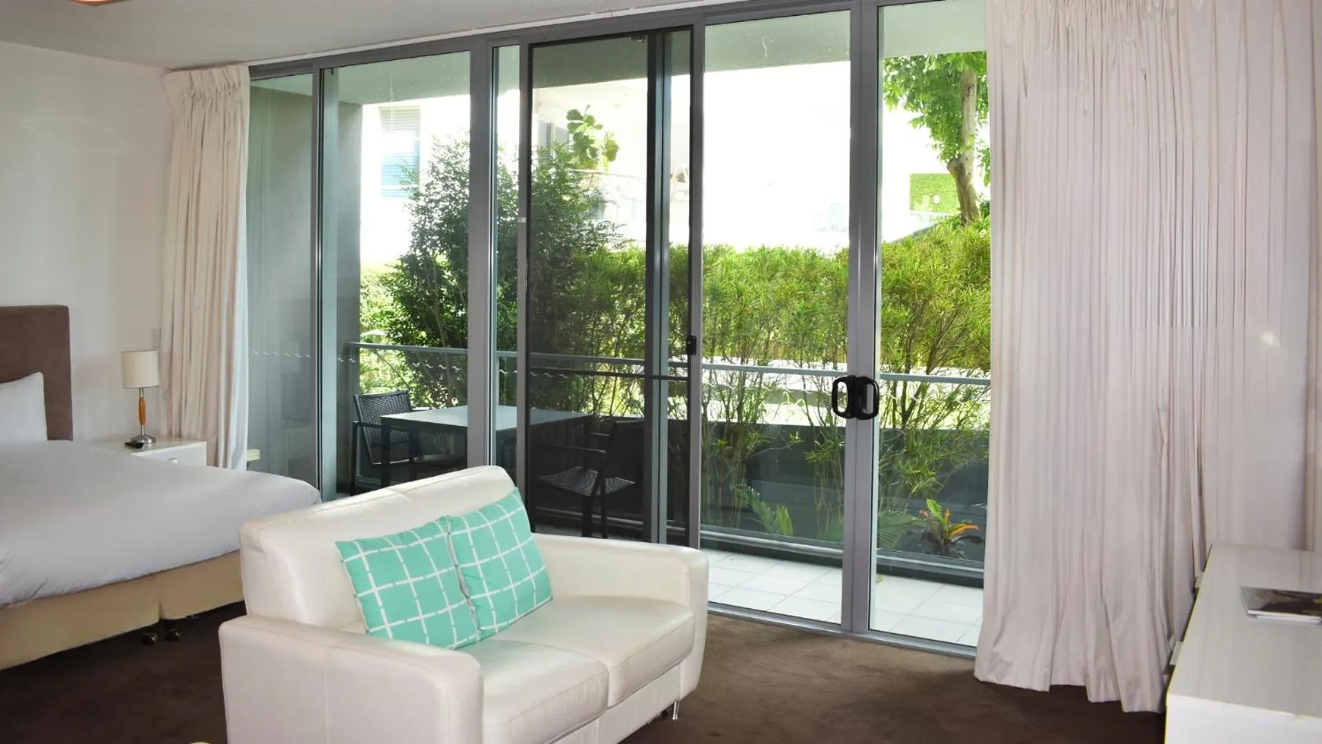 Bed in ULTIQA Freshwater Point Resort Broadbeach