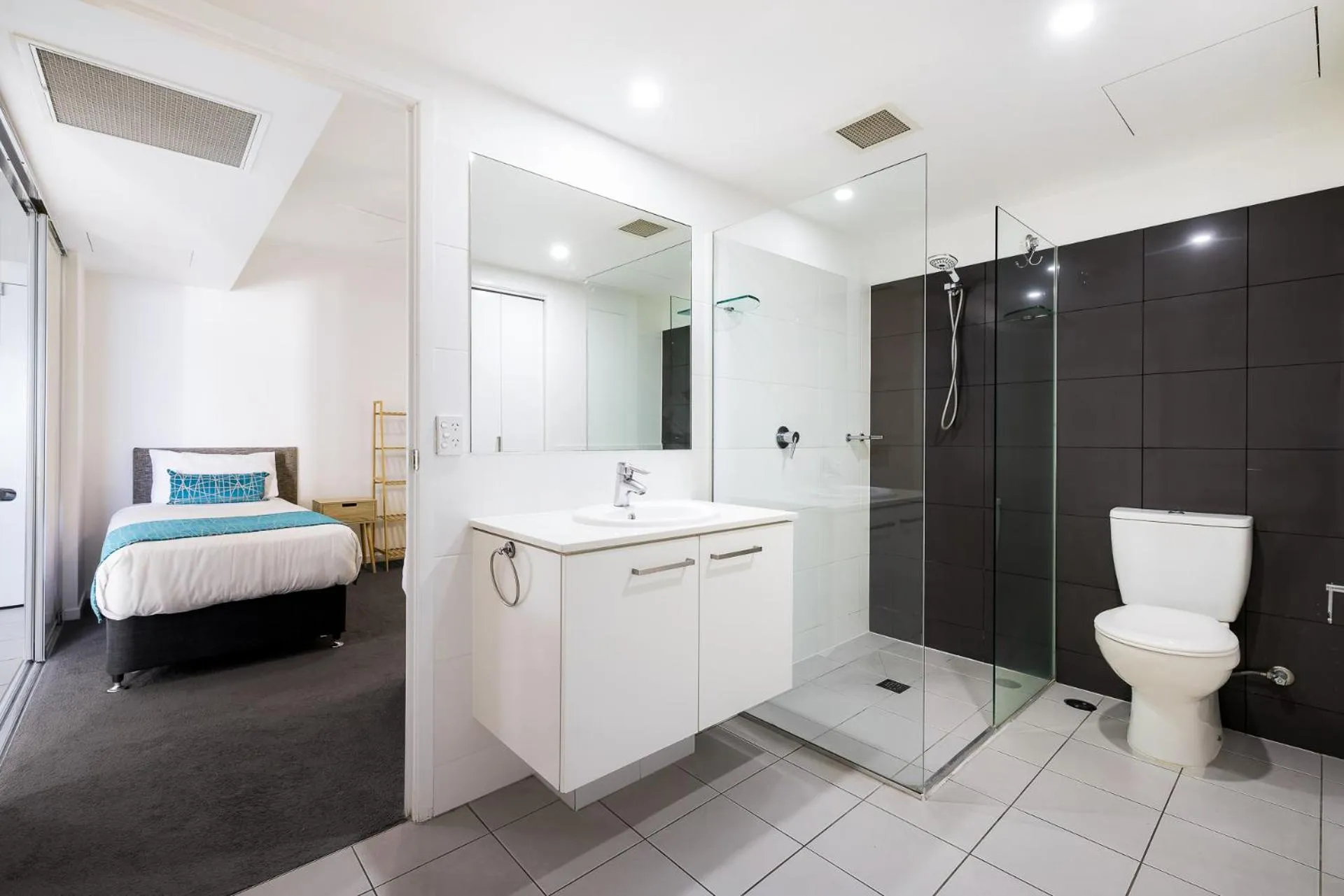 Shower, Bed in Ocean Pacific Resort - Official